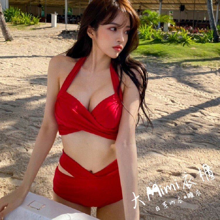 扭結性感比基尼