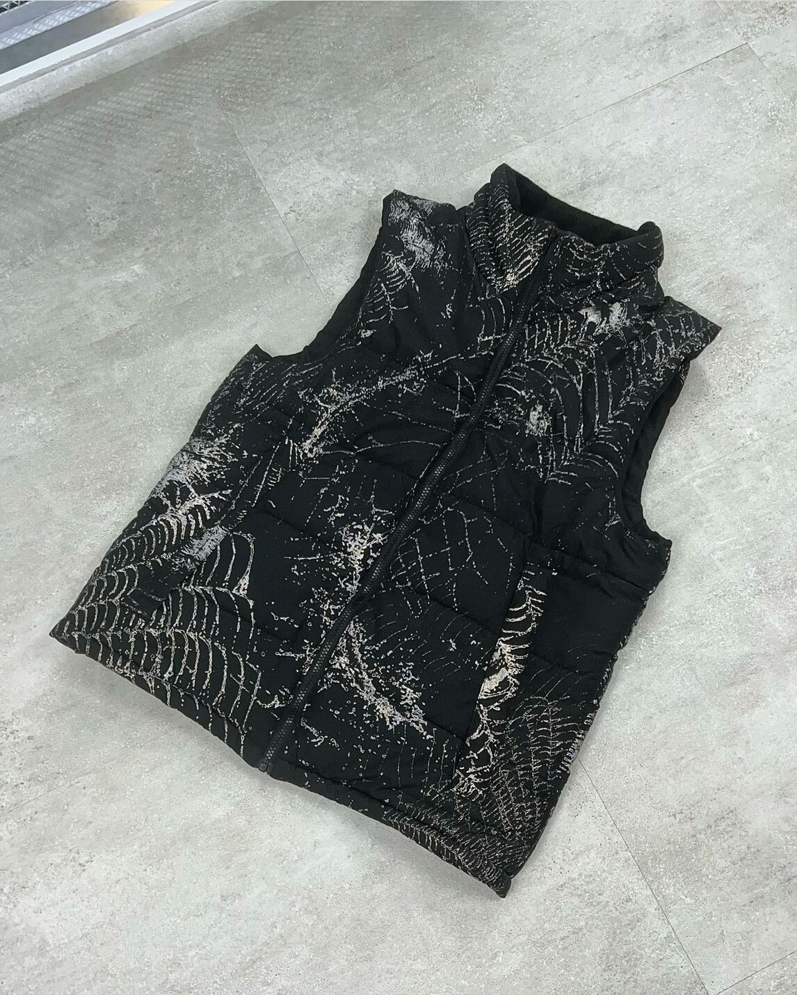 VIRUSWORLD 3M反光 爆裂紋 蜘蛛網 廓型羽絨背心 VIBE