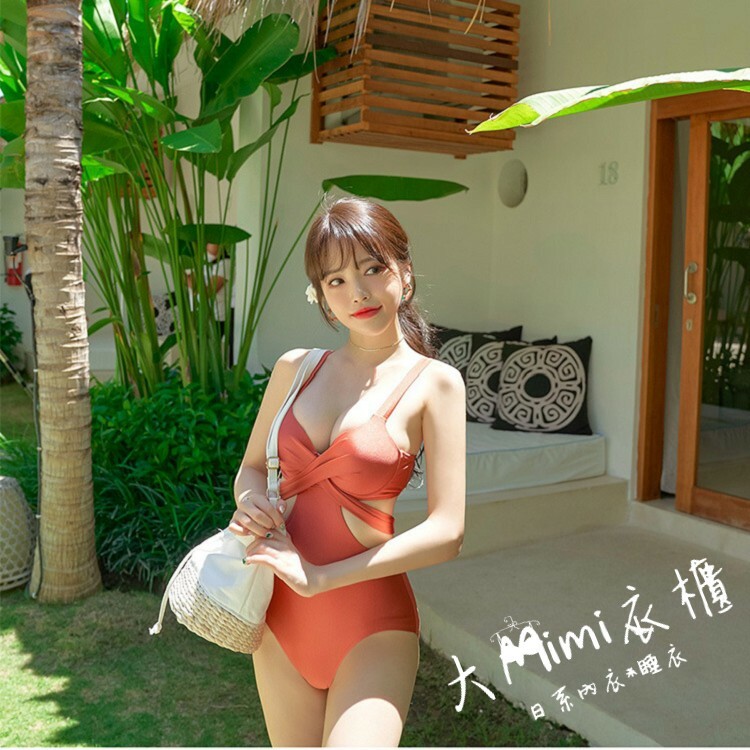 交叉扭結性感泳衣