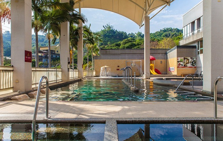 【台中】日光溫泉會館大泳池