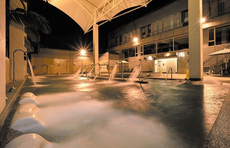 【台中】日光溫泉會館按摩泳池