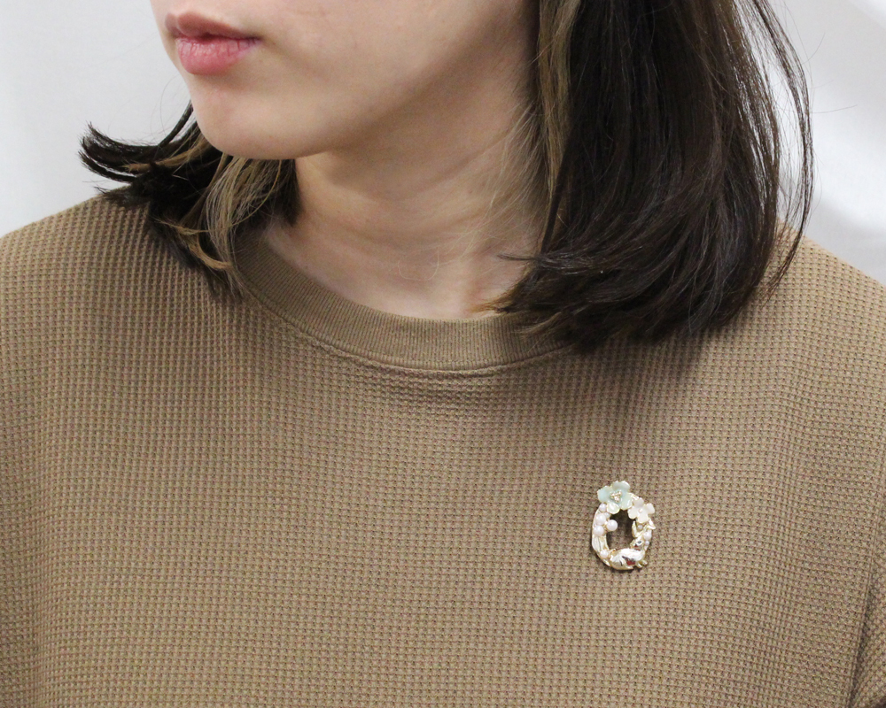 Luccica 兔仔花圈髮插/胸針