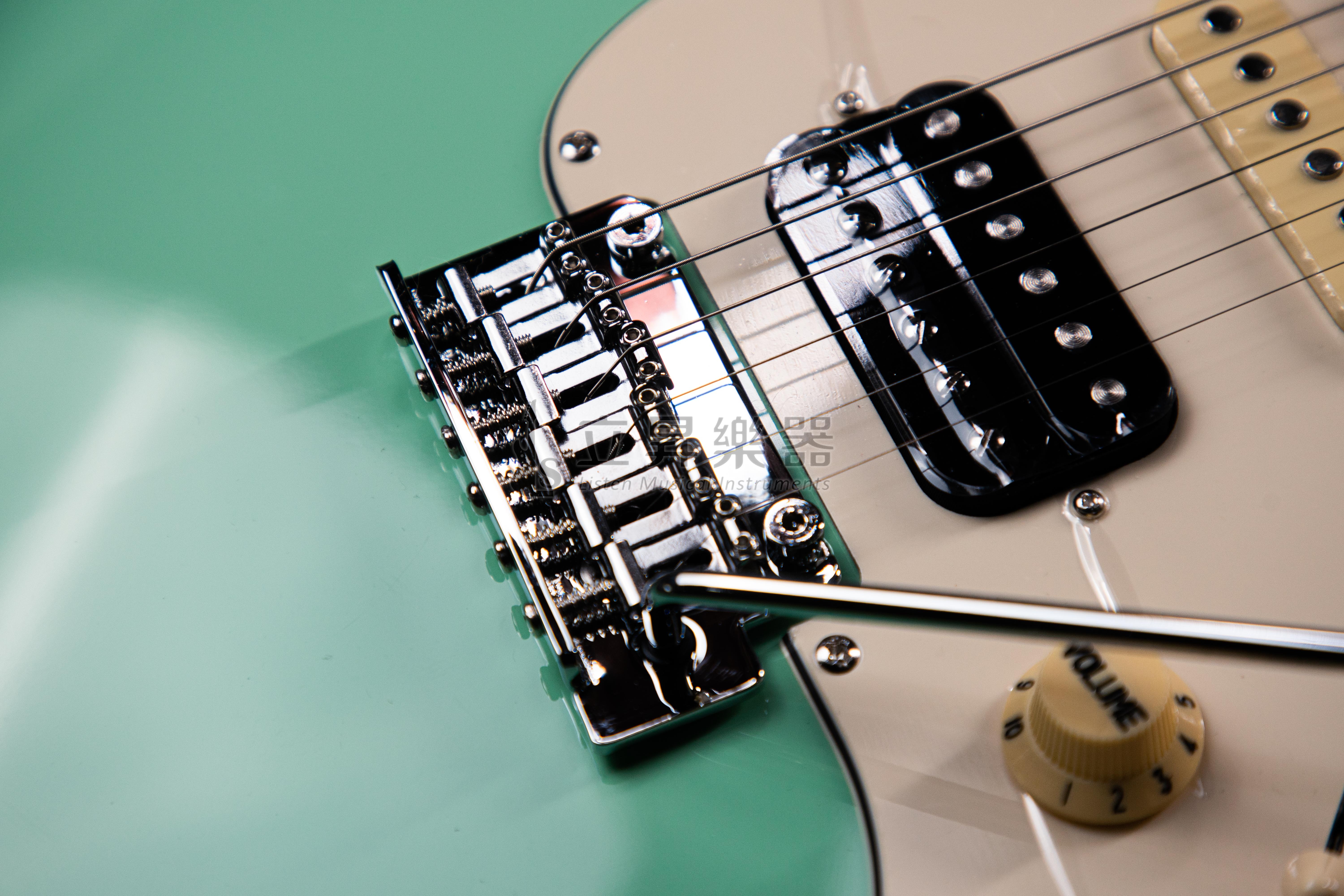 JET 400系列 Stratocaster HSS 單單雙小搖座 22格 電吉他 烤楓木 | JS-400 OW 白色 JET 400系列 Stratocaster HSS 單單雙小搖座 22格 電吉他 烤楓木 | JS-400 OW 白色 / JS-400 SFG 湖水綠色 / JS-400 VYW 淺黃色 / JS-400 PK-R 貝殼粉色 / JS-400 BKG 黑金色 第 5 張圖片｜三峽吉他 / Bass