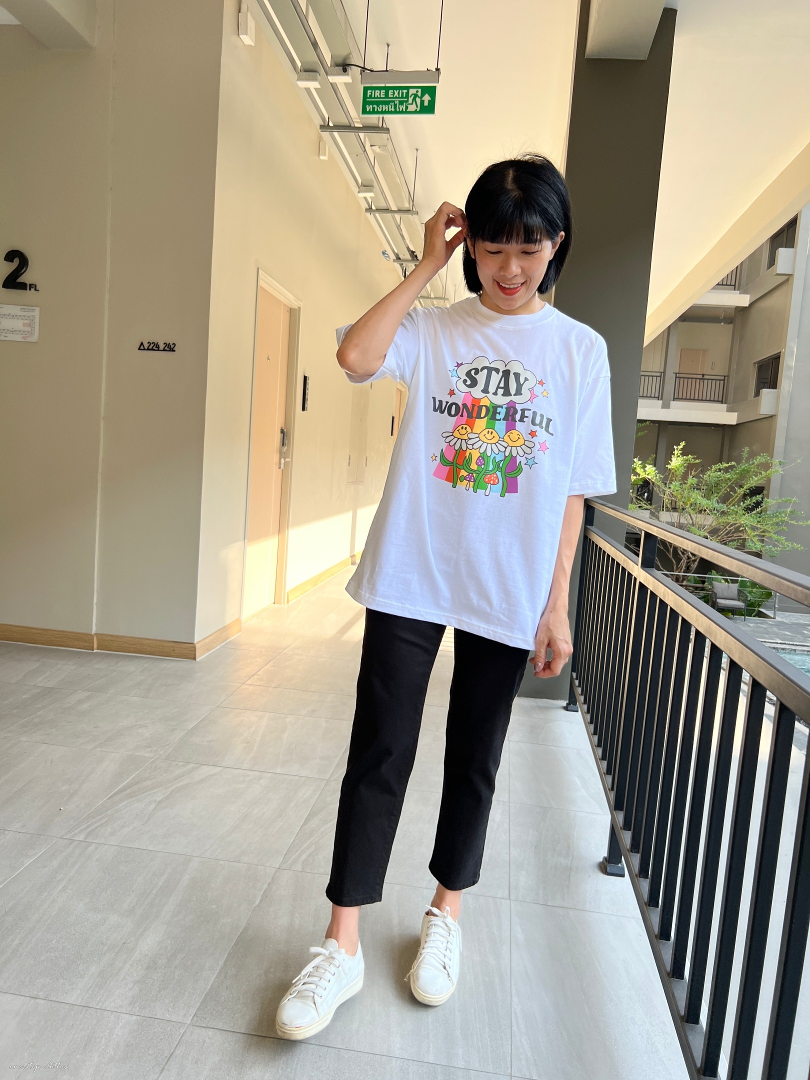 泰國STAY彩虹小花星星T (白)