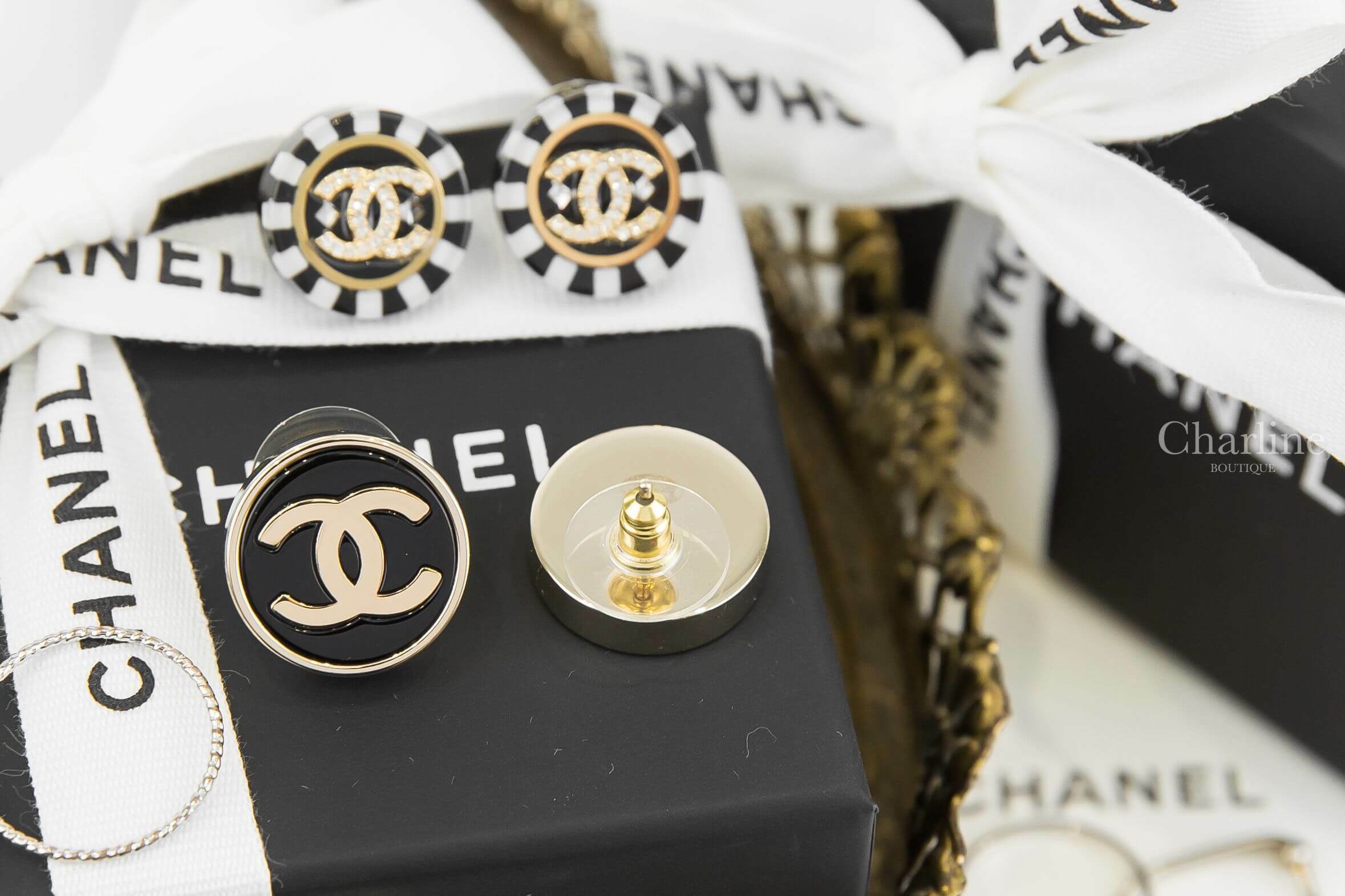 Chanel Earrings 黑底金CC金色邊框圓形耳環-Charline Boutique 精品代購