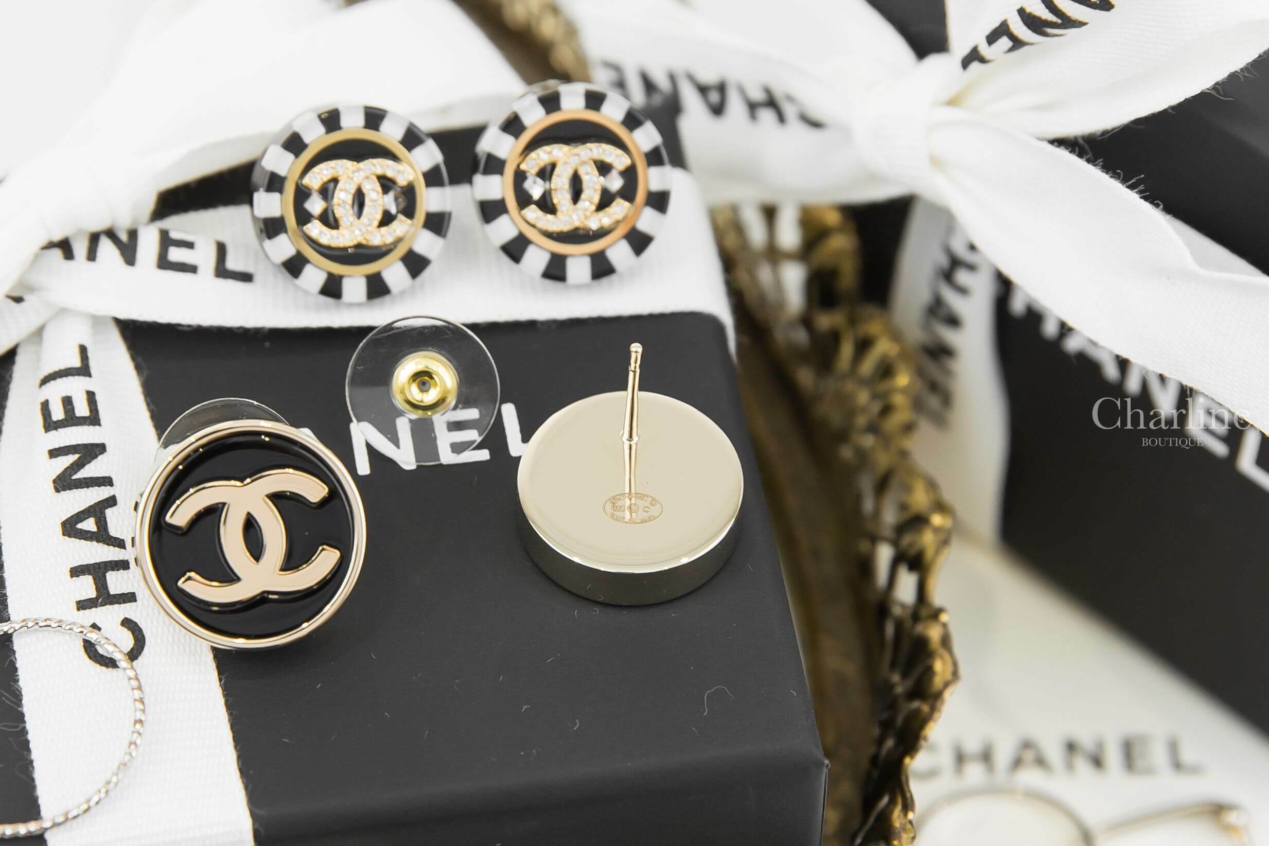 Chanel Earrings 黑底金CC金色邊框圓形耳環-Charline Boutique 精品代購