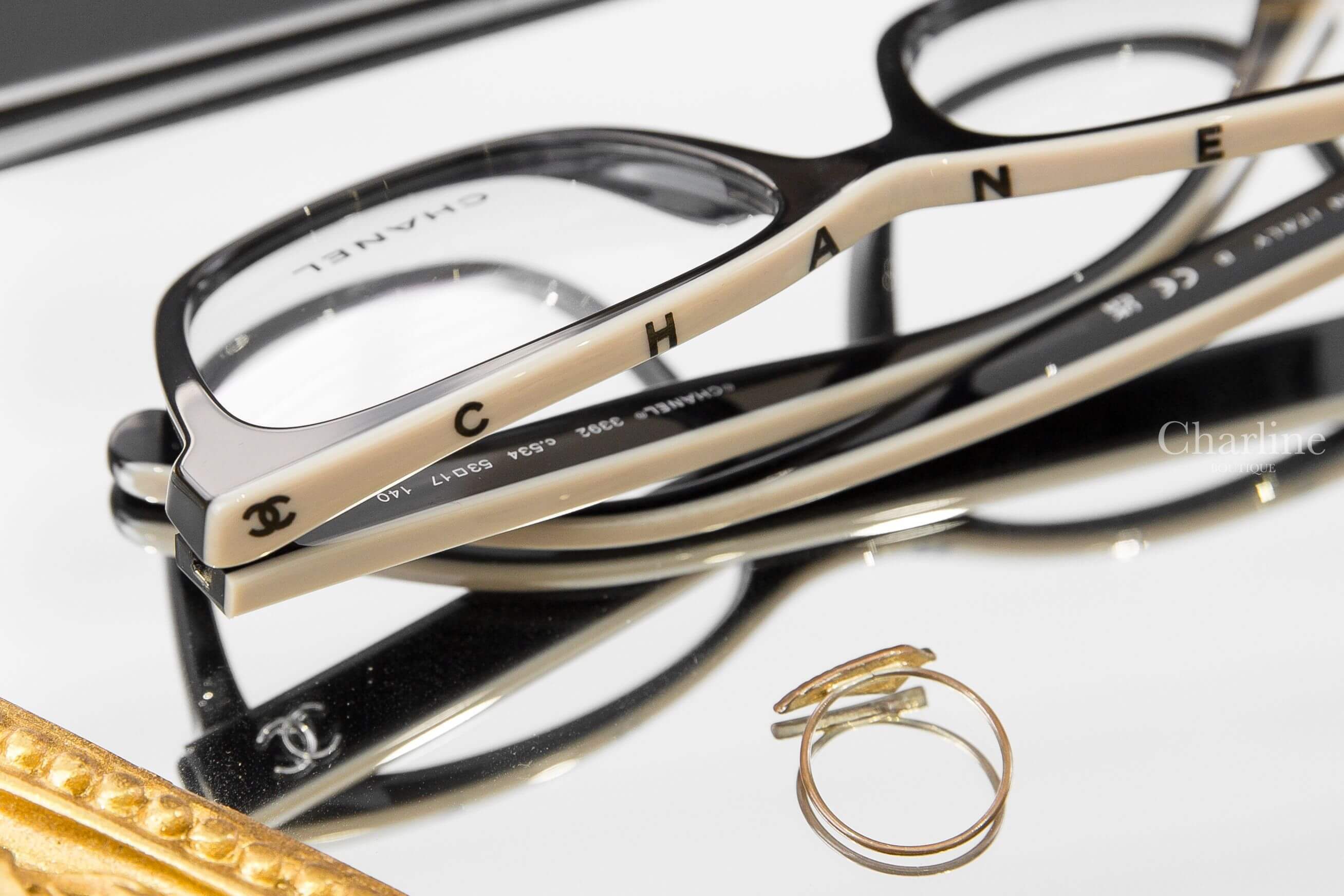 Chanel Eyeglasses 黑色拼裸底邊框側邊銀CC眼鏡-Charline Boutique精品代購