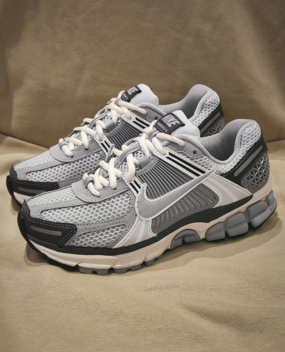 代購 Nike Air Zoom Vomero 5 米灰色 復古 FD9919-001 Feb-