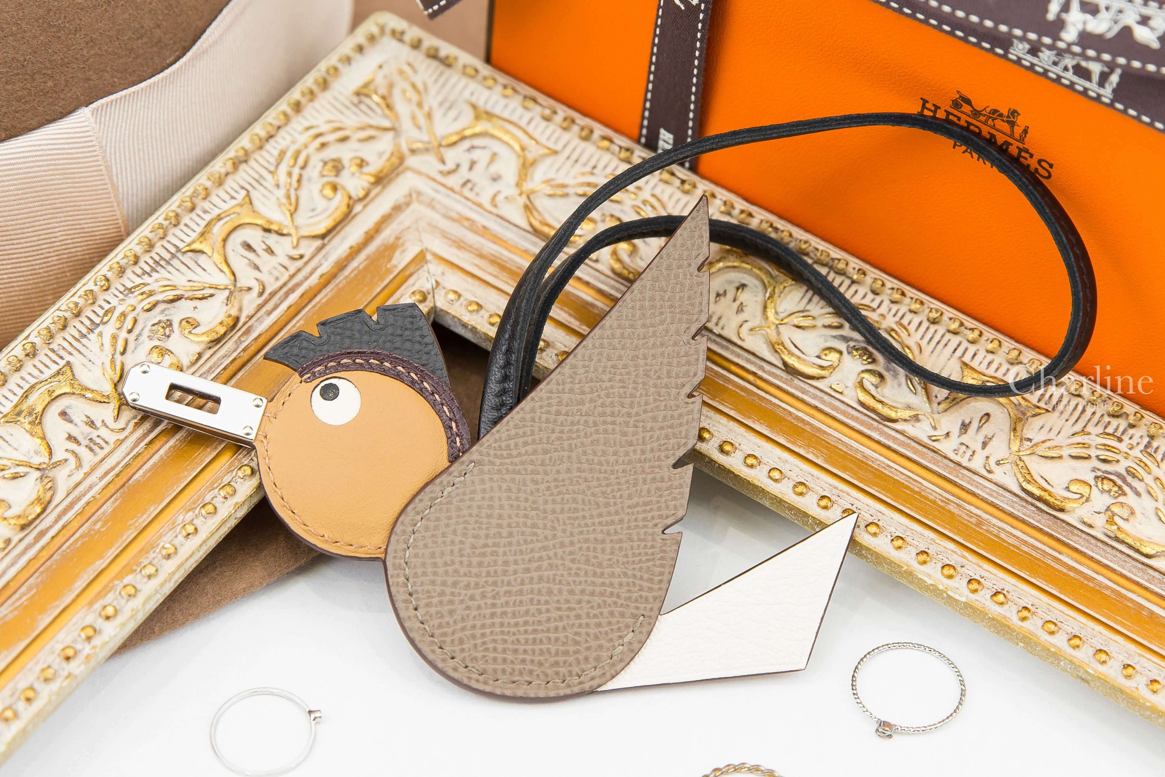 Hermès Birdy Charm 大象灰/奶油白/餅乾色/馬鞍棕紅/黑色銀釦小鳥吊飾-Charline Boutique 精品代購