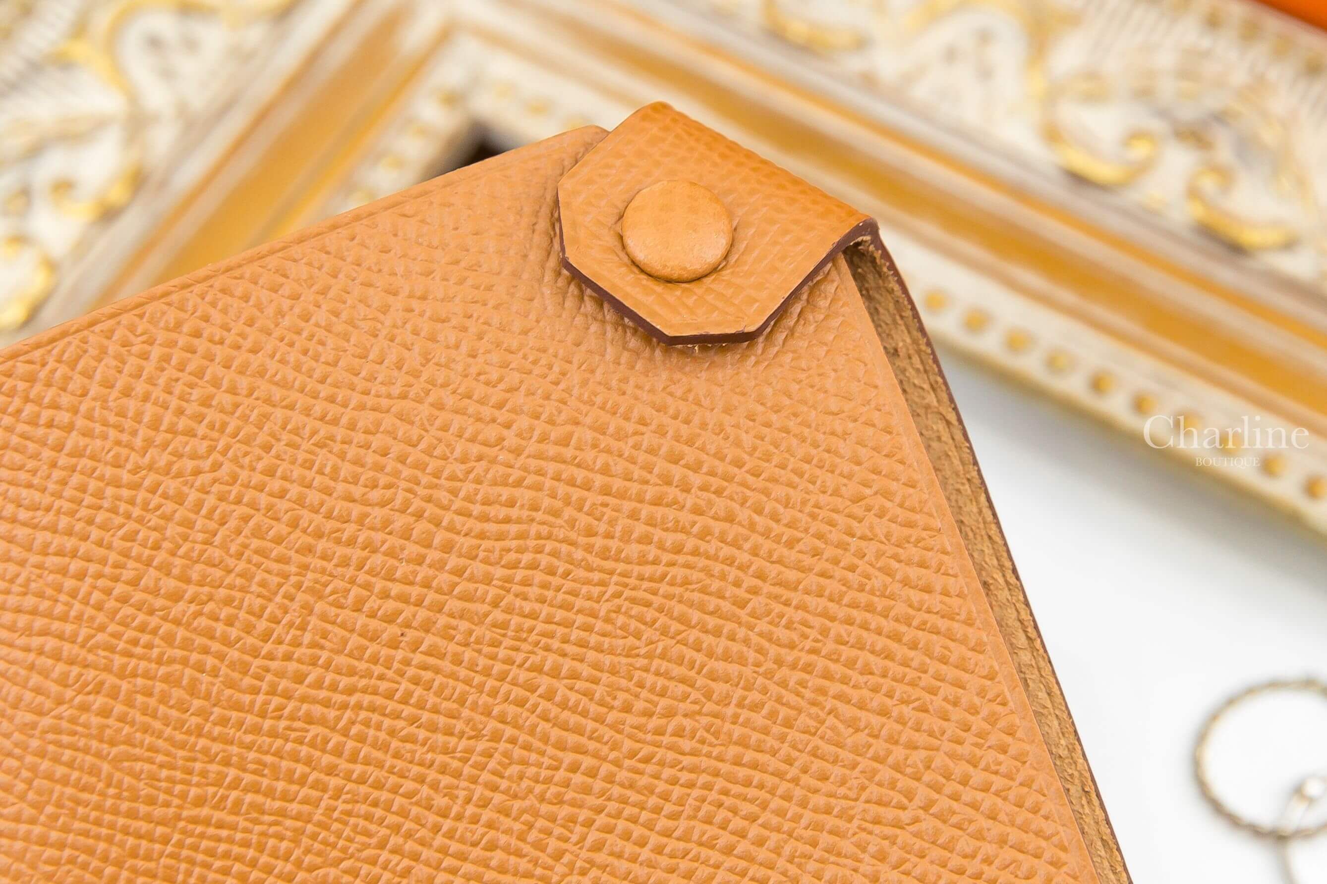 Hermès Tarmac Dot Passport Holder 焦糖色焦糖釦護照夾