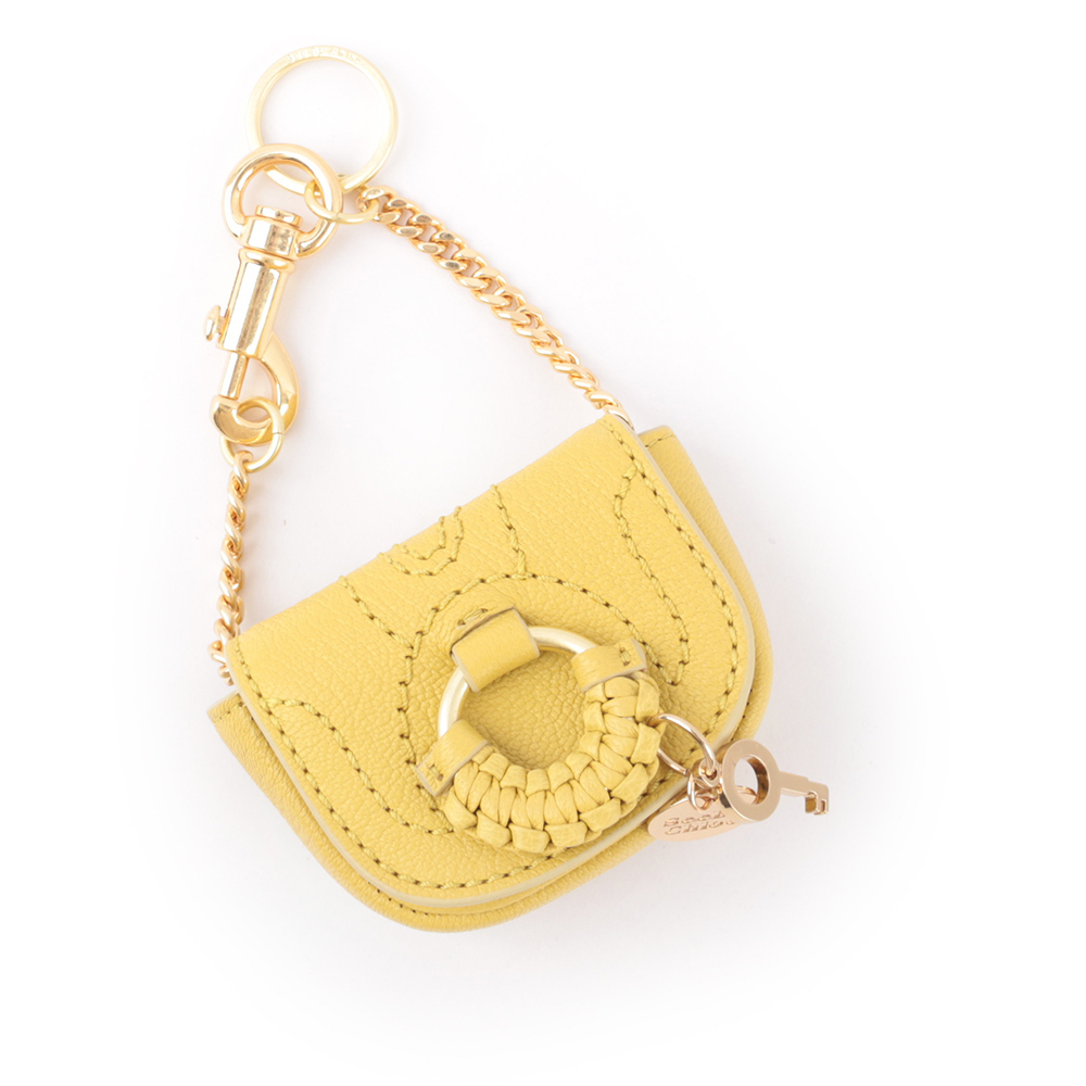 【SEE BY CHLOE】NANO HANA造型吊飾/鑰匙圈(復古黃)