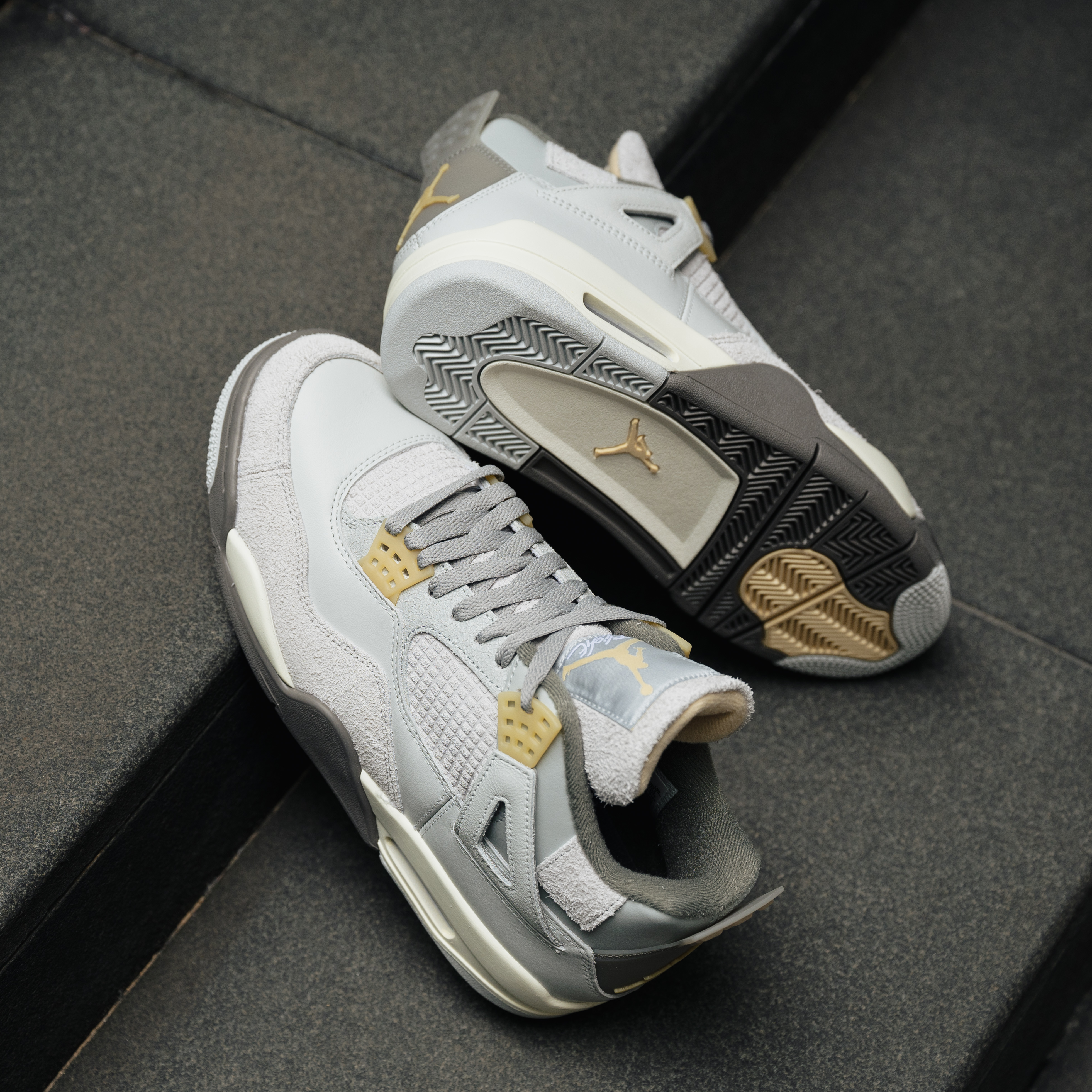 [現貨] Air Jordan 4 Retro SE Craft Photon Dust DV3742-021