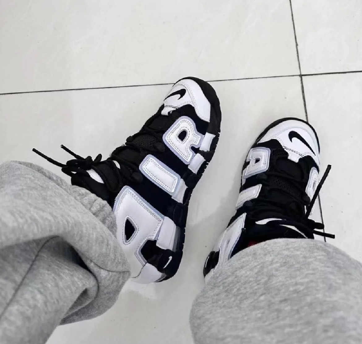 Nike Air More Uptempo (GS) 黑白藍