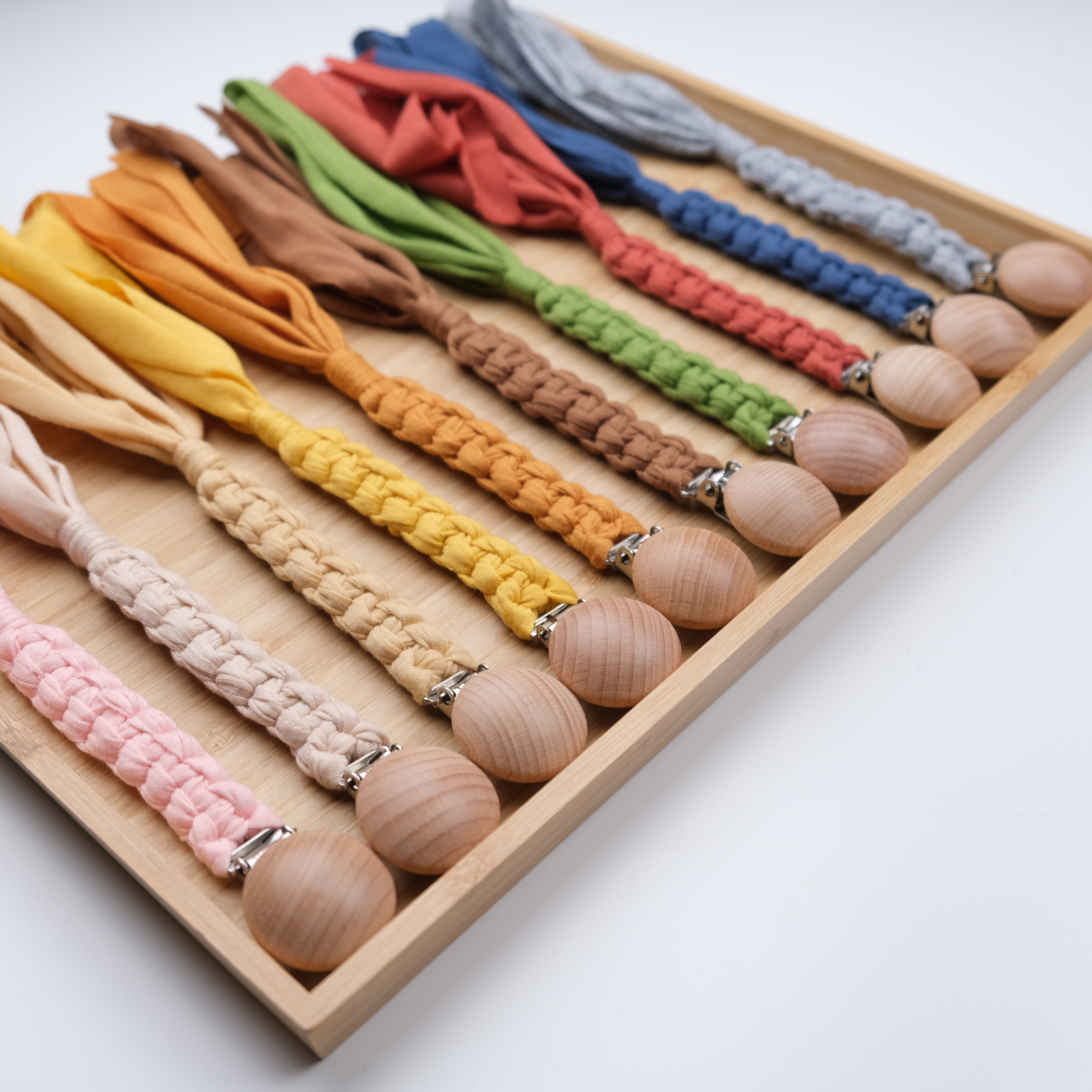 手作編織奶嘴鏈-灰