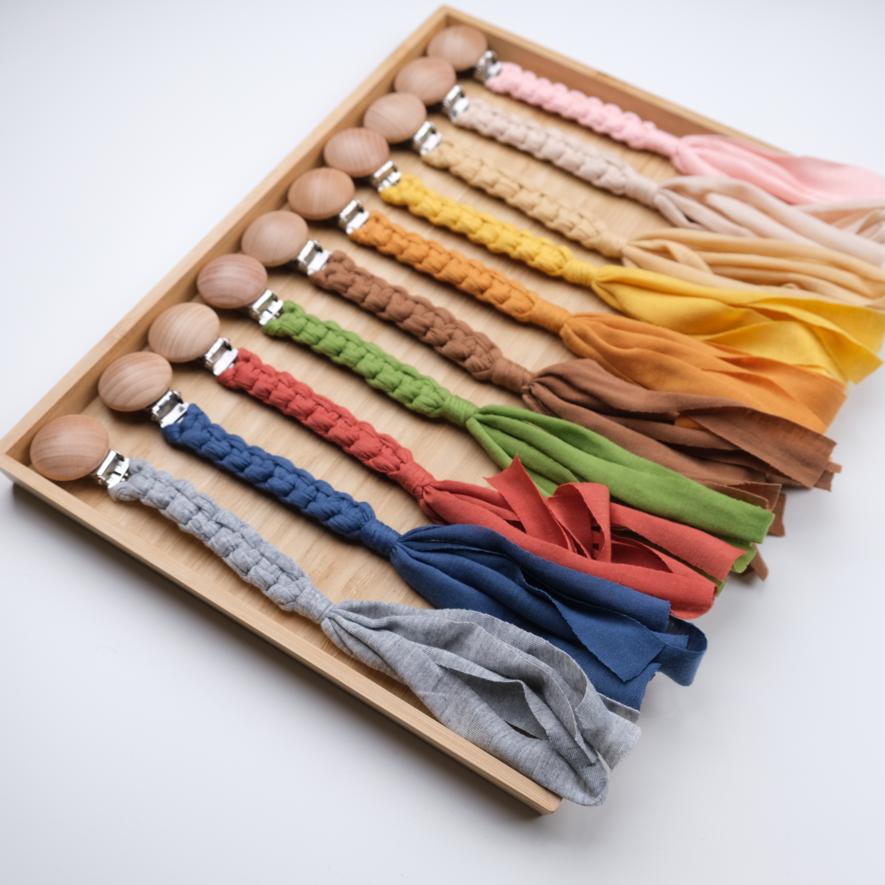 手作編織奶嘴鏈-莫蘭迪藍