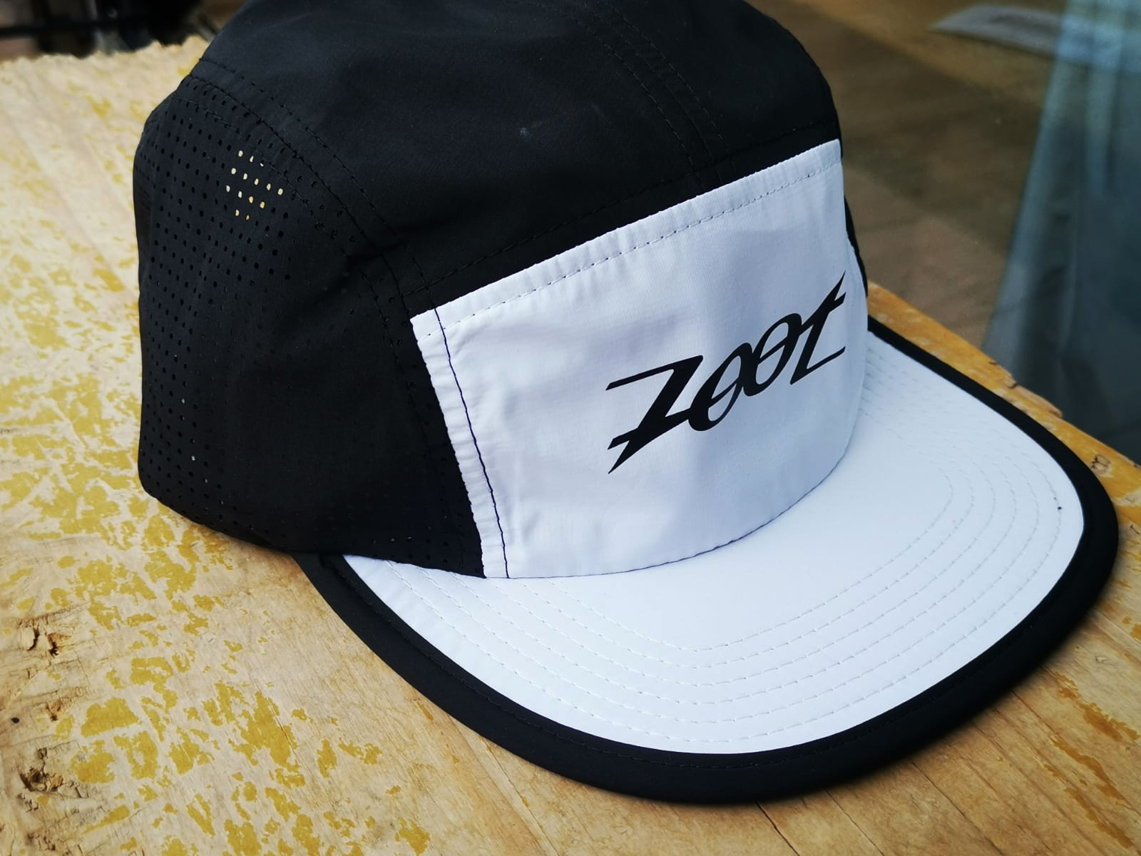Zoot Tech Hat - Black White
