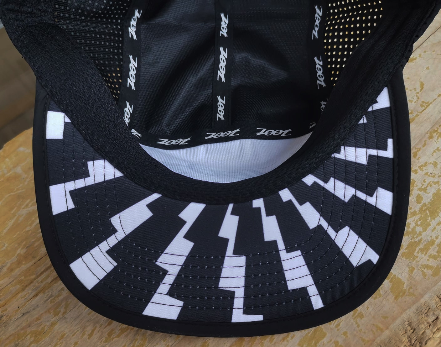 Zoot Tech Hat - Black White