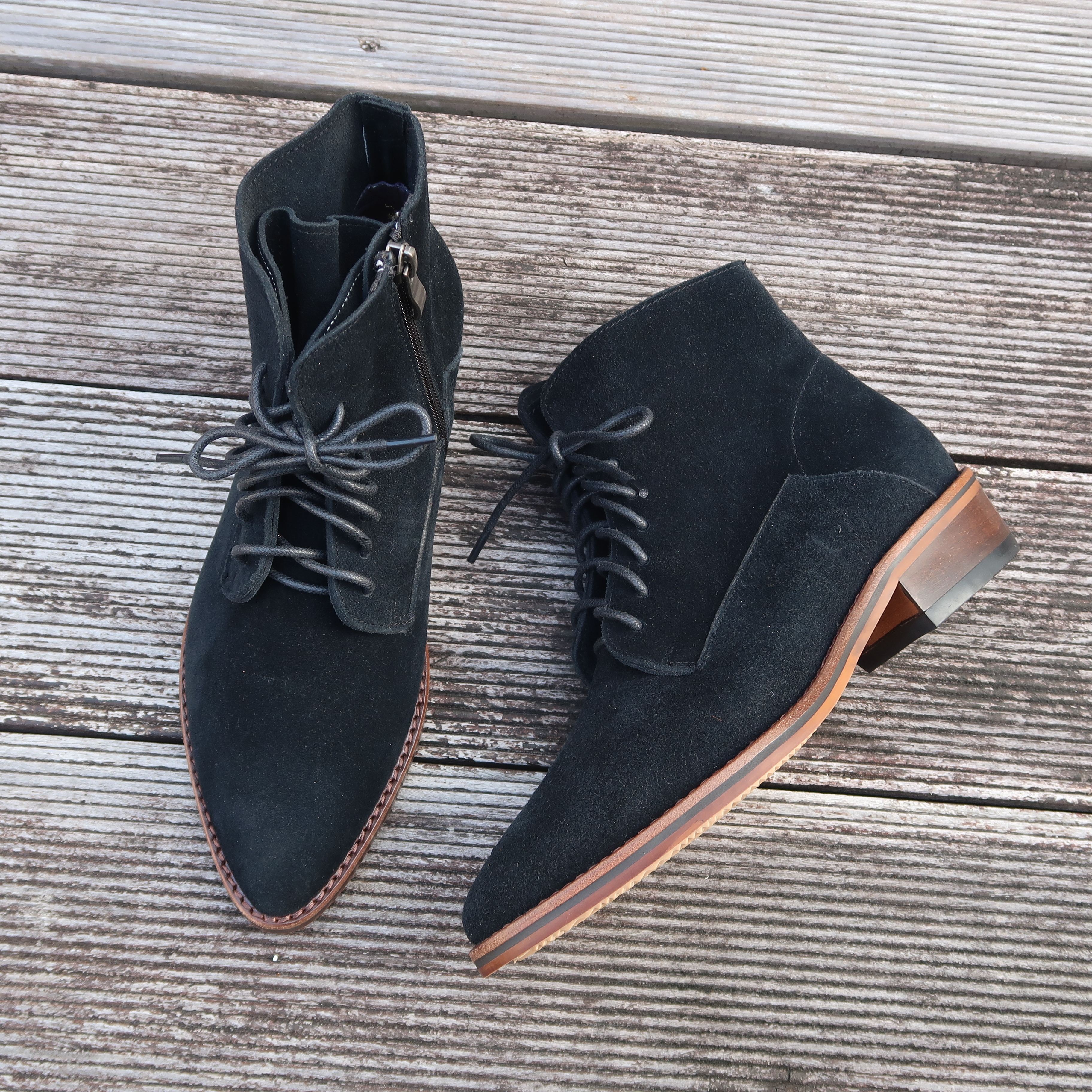 【雨過天晴】3M防潑水、防雨、防沙牛皮綁帶尖頭低跟七眼德比短靴