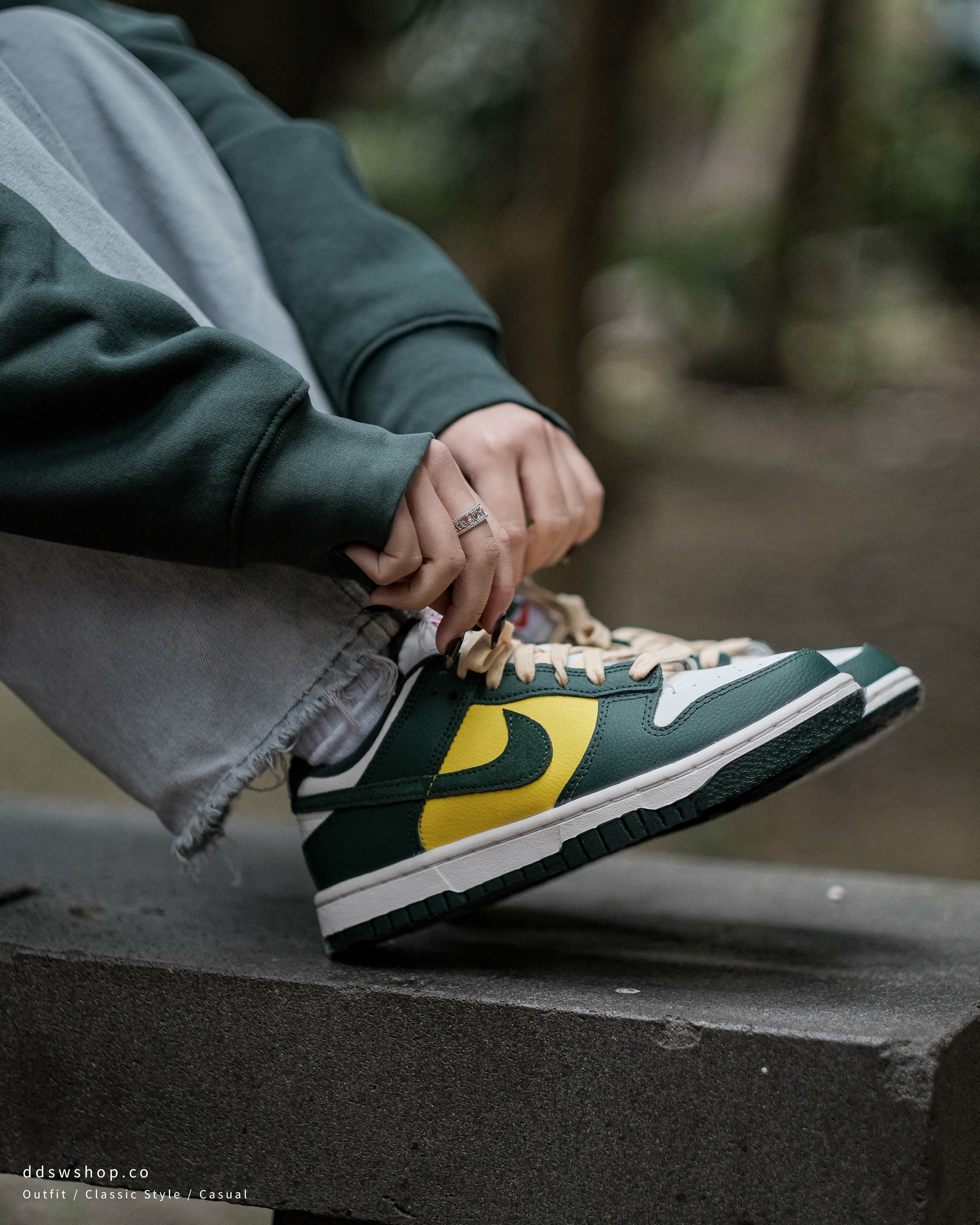 2022年新作 Nike Wmns Dunk Low SE “Noble Green” 29cm - 靴