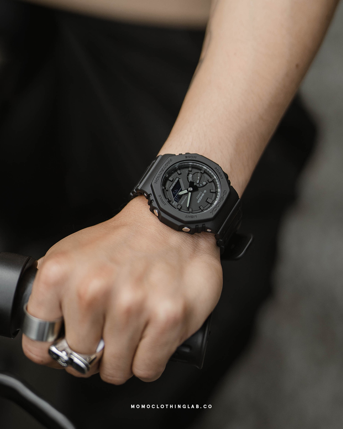 Casio G-SHOCK 八角雙顯橡膠腕錶 黑 GA-2100-1A1DR