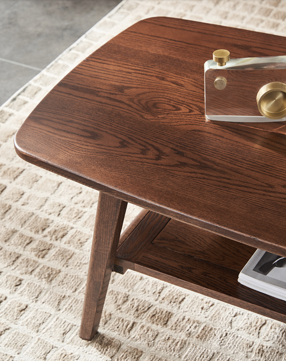 薄胡桃色の茶卓 薄胡桃色の茶卓