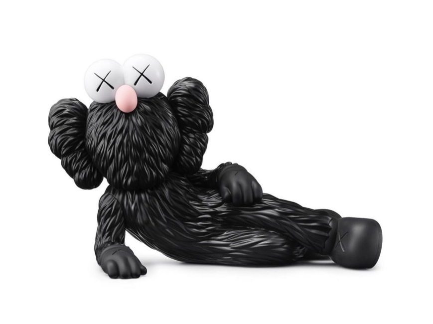 KAWS TIME OFF VINYL FIGURE BLUE/BLACK/PINK 假期性感側姿夾腿造型