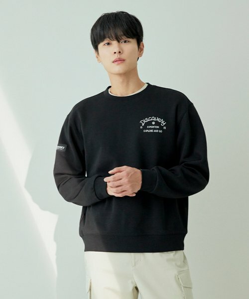 韓國代購 Discovery Expedition  書法小標誌 大學T 黑 FEB-