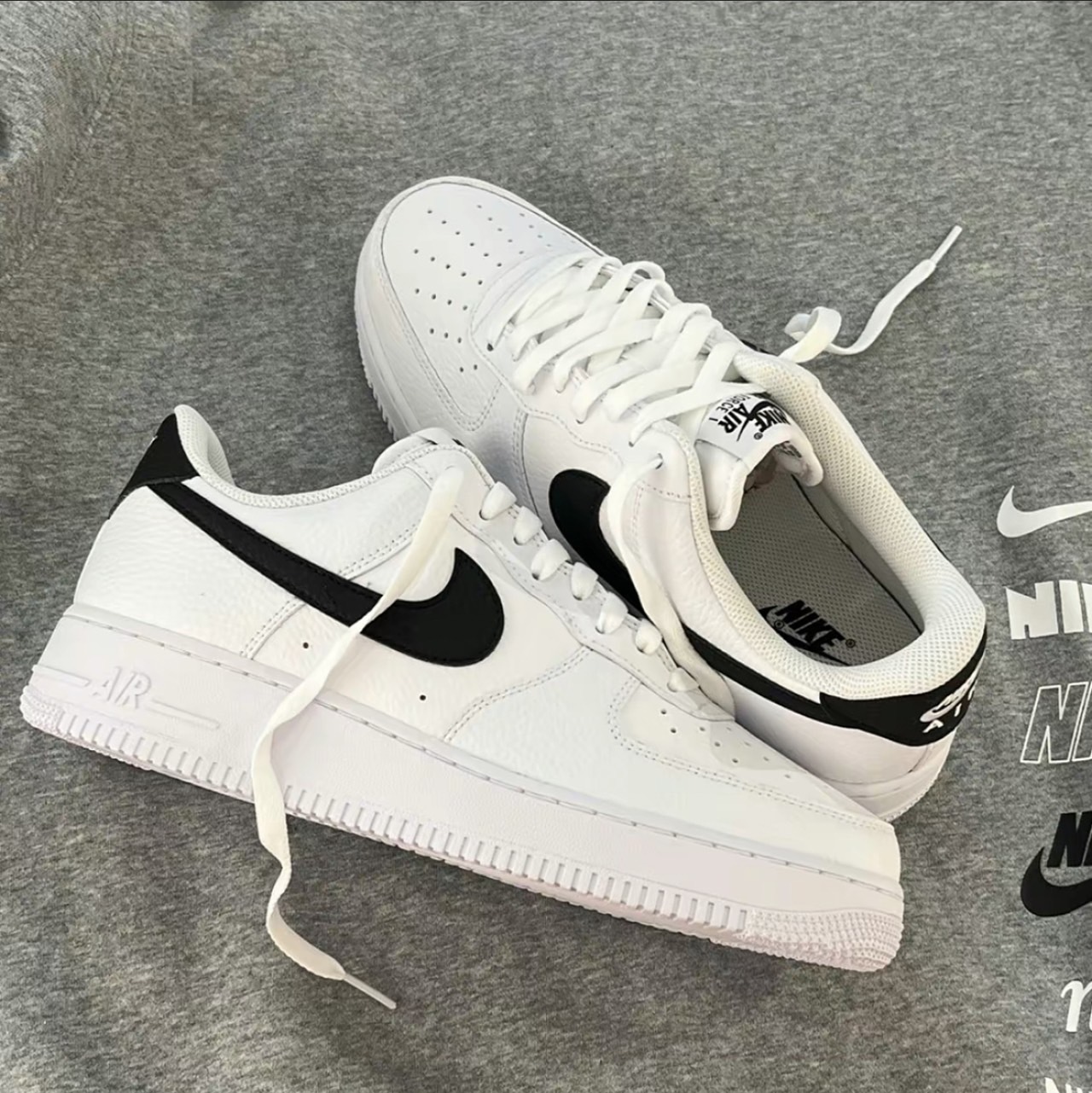 Nike Air Force 1 全白 黑勾 白黑配色 荔枝皮 小GD 權志龍平價版 CT2302-100