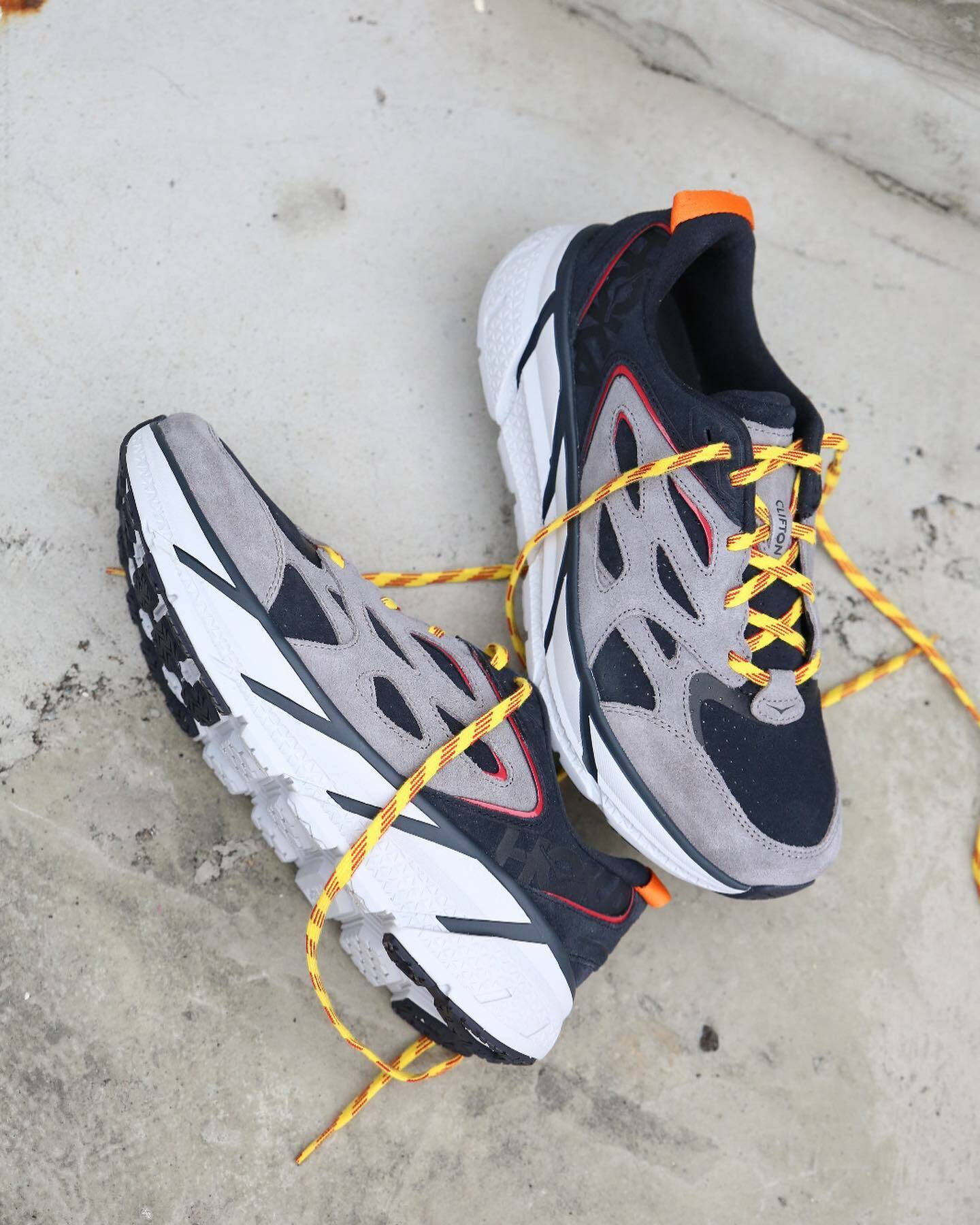 {現貨} HOKA ONE ONE CLIFTON L SUEDE "BLACK / LUNAR ROCK"