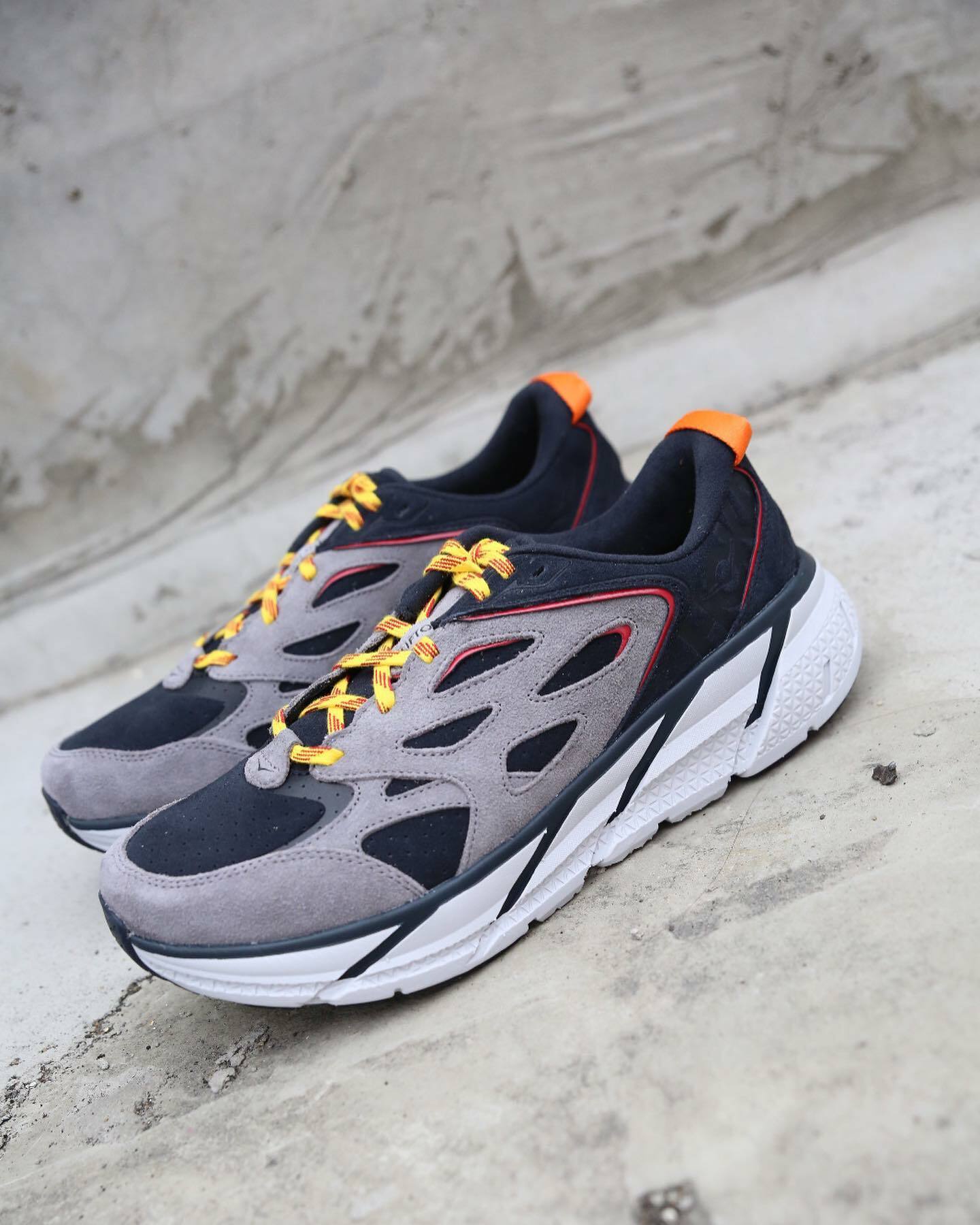 {現貨} HOKA ONE ONE CLIFTON L SUEDE "BLACK / LUNAR ROCK"