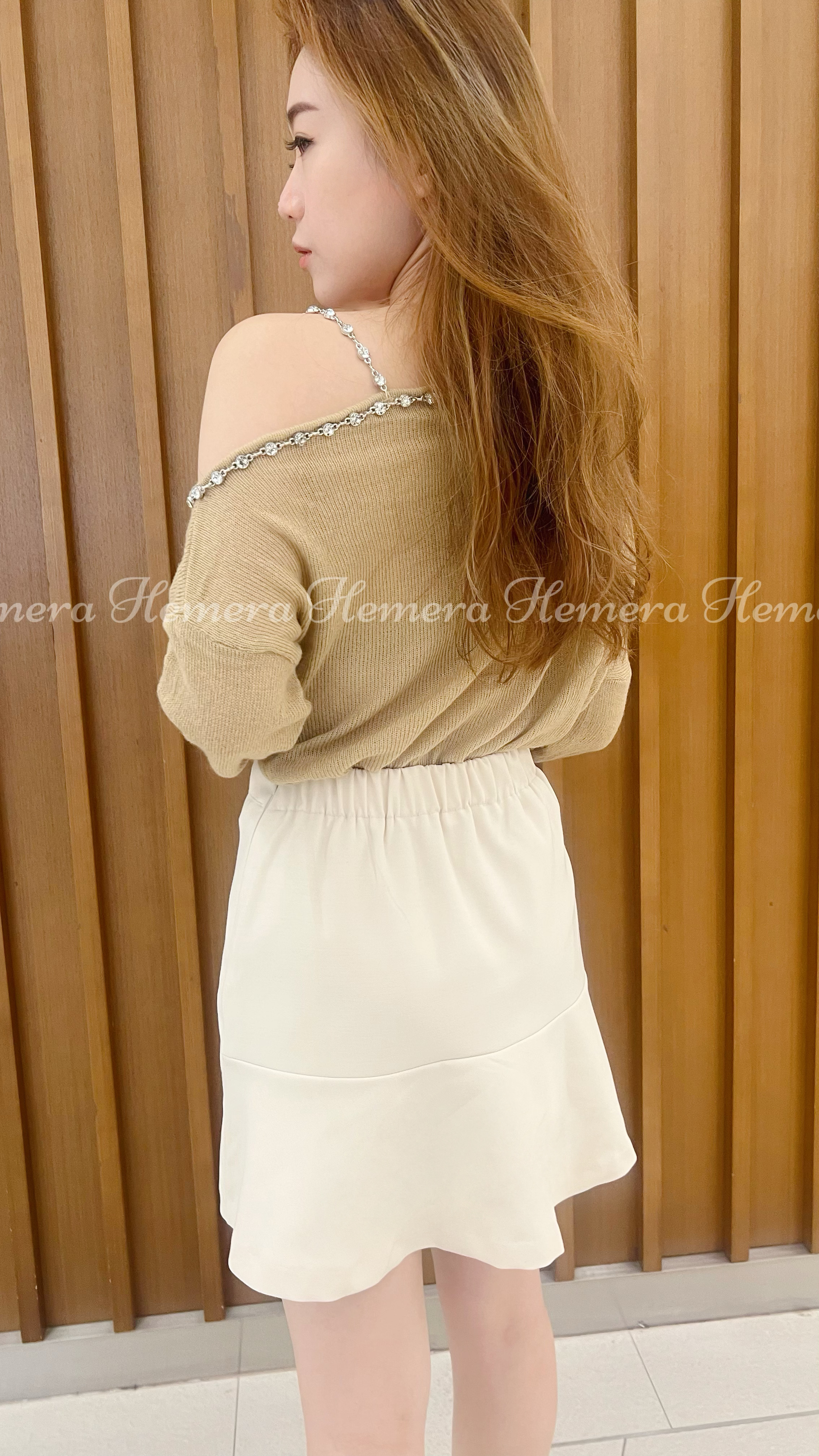 TP23W0228 薄身羊毛料Bling Bling斜膊上身