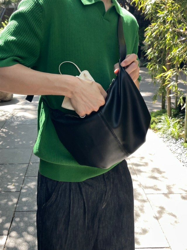 【最後現貨】韓國 半月 極簡 定番 素面 皮革 斜背包 單肩包