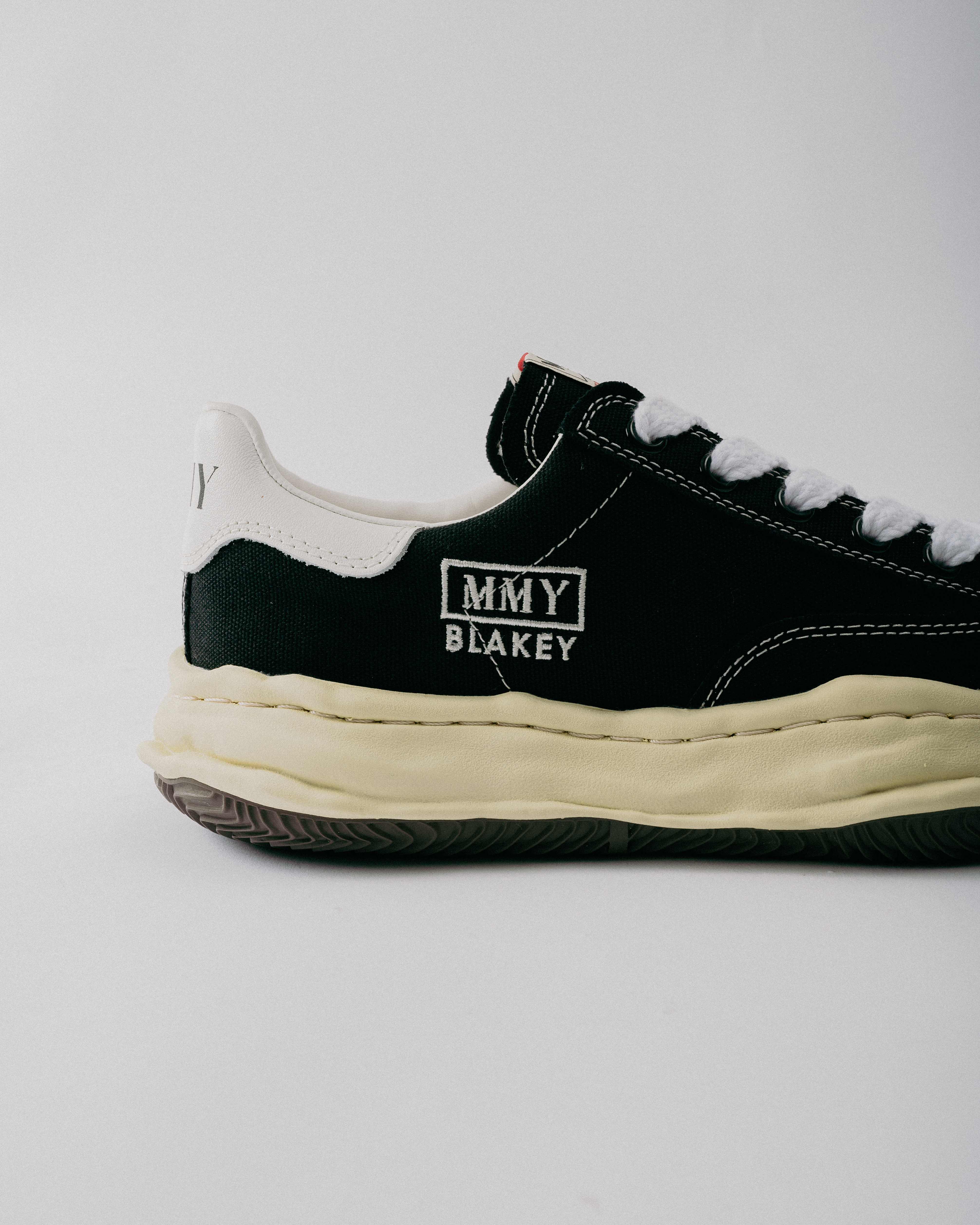 [現貨] MIHARA Blakey Vintage Sole Canvas Sneaker Black A09FW732