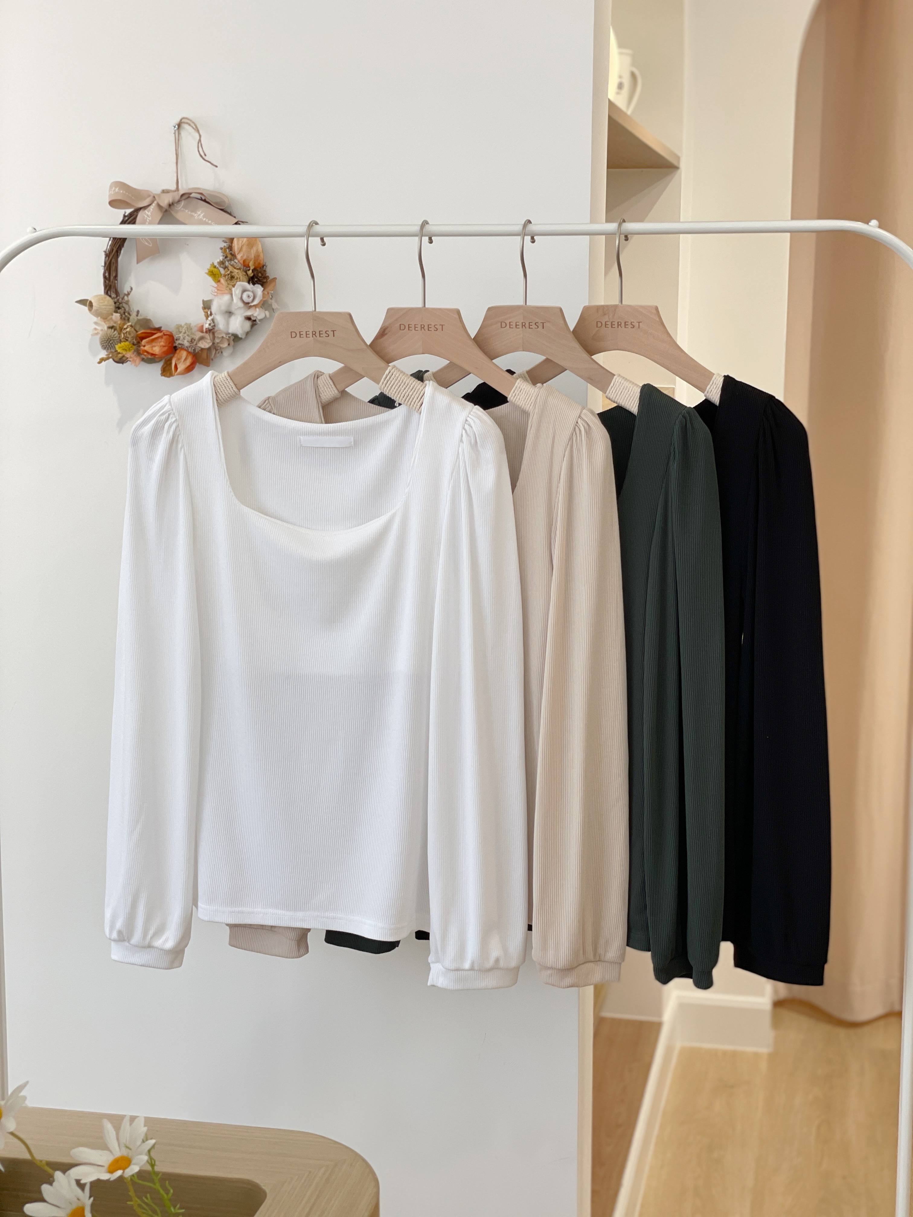 T596 Puffy Basic Top