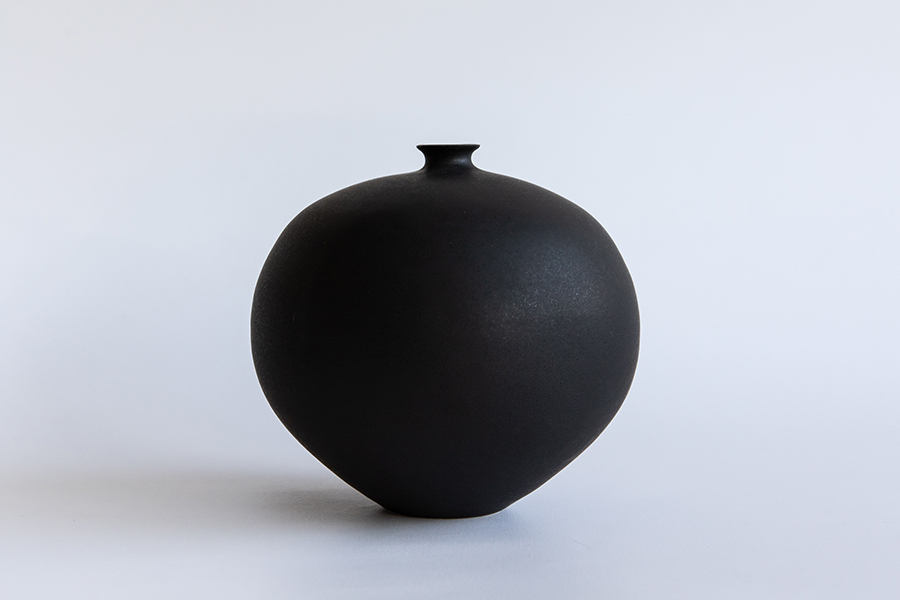 吉田直嗣-花器 墨黑12 (W120 x H120)