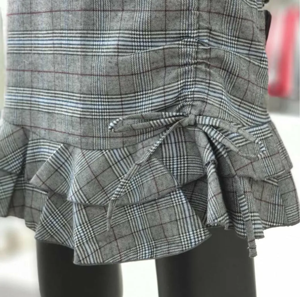 【現貨】女士 韓版高爾夫球服 PASSARDI高爾夫品牌 灰格紋下擺荷葉 Ａ字裙褲 (四季可穿)/3折起 韓國熱銷款 #ＭＷ111202