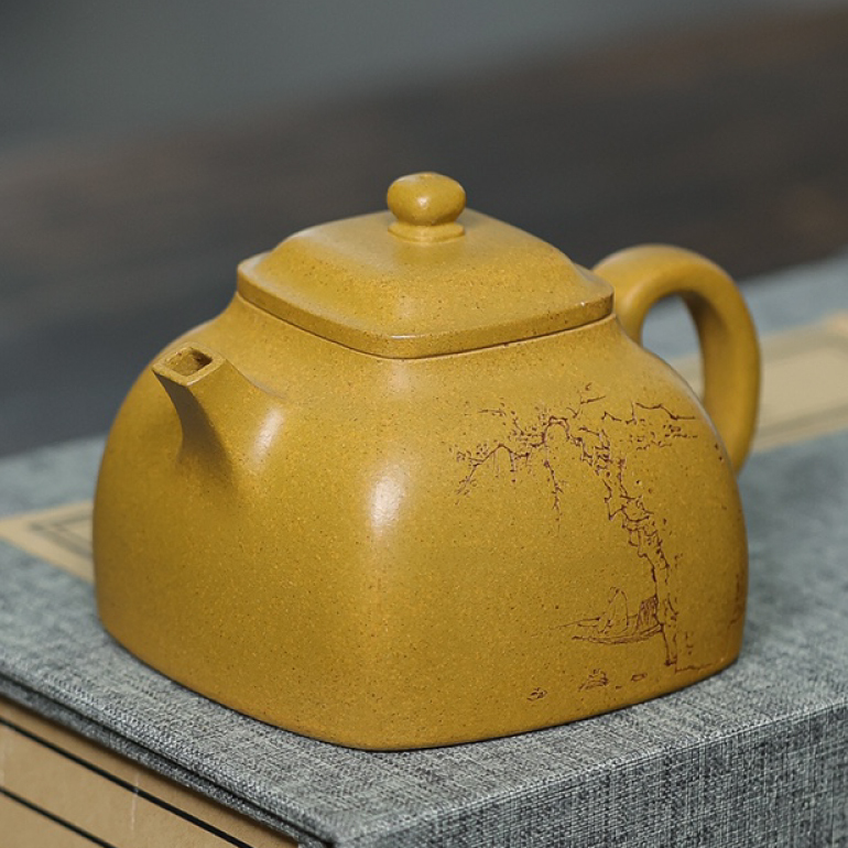 【坦然四方】-- 觀此壺，亦曲亦直， 於進退間得君子自由。