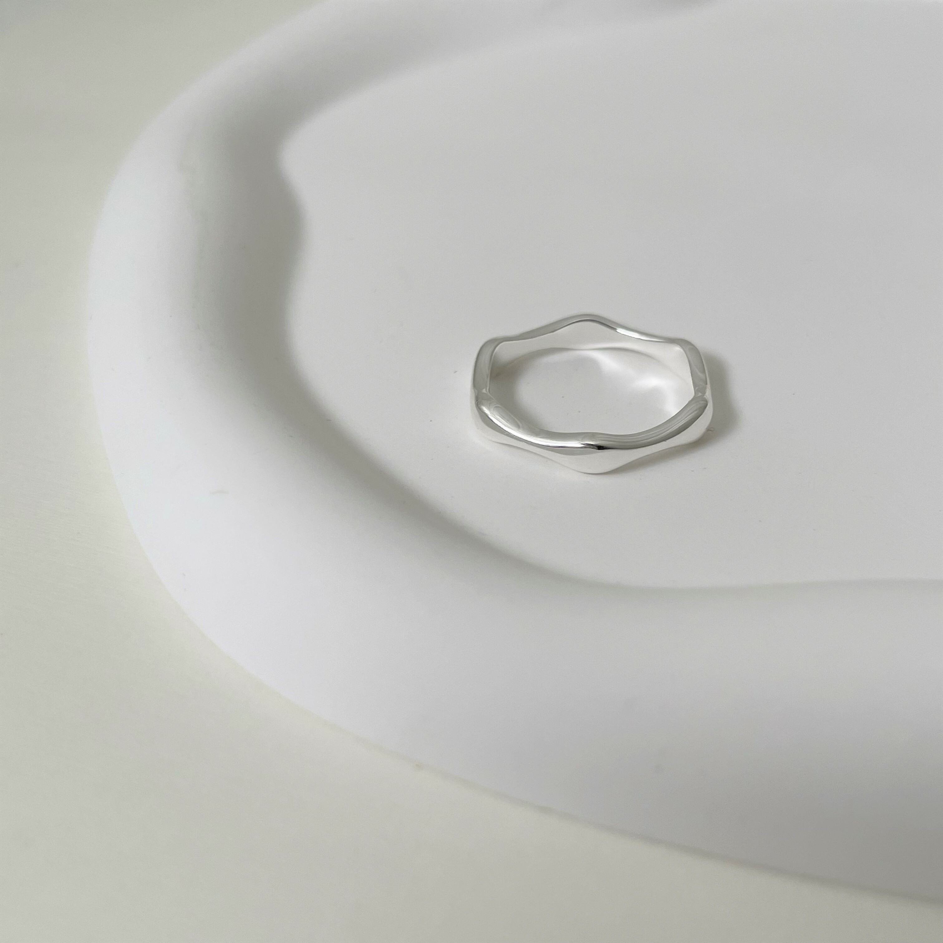 簡約微波堤戒指