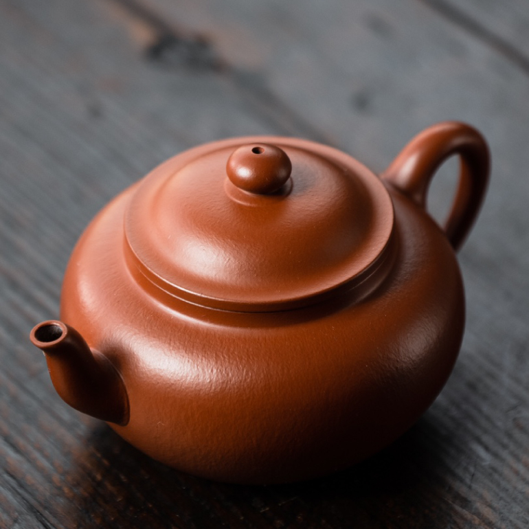 【宮燈】-- 仿佛是一盞華麗的宮燈，正散發著溫馨的光彩。