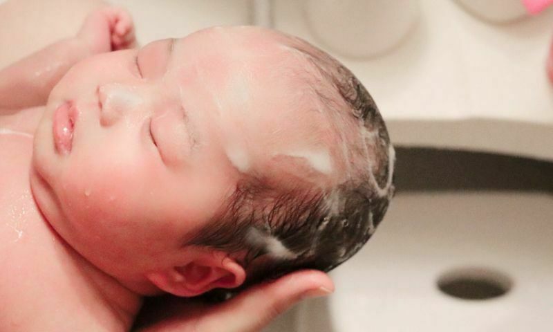 寶寶沐浴露可以洗頭嗎？嬰兒沐浴乳這樣挑