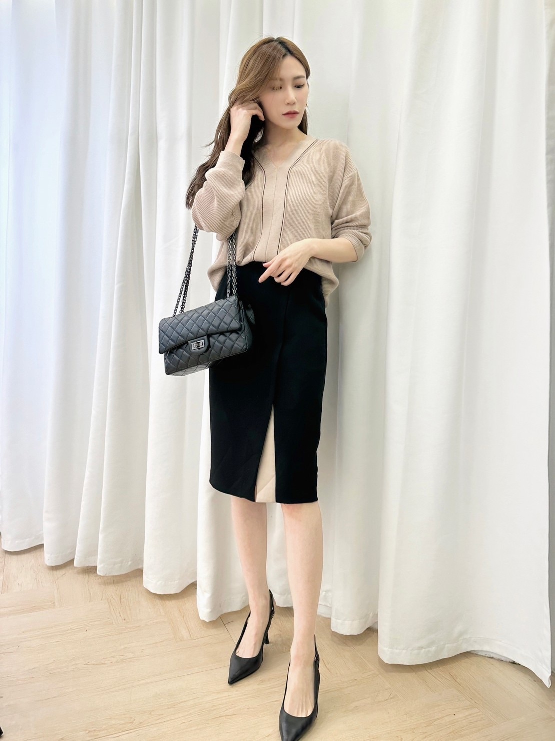 縫線Ｖ領針織上衣​