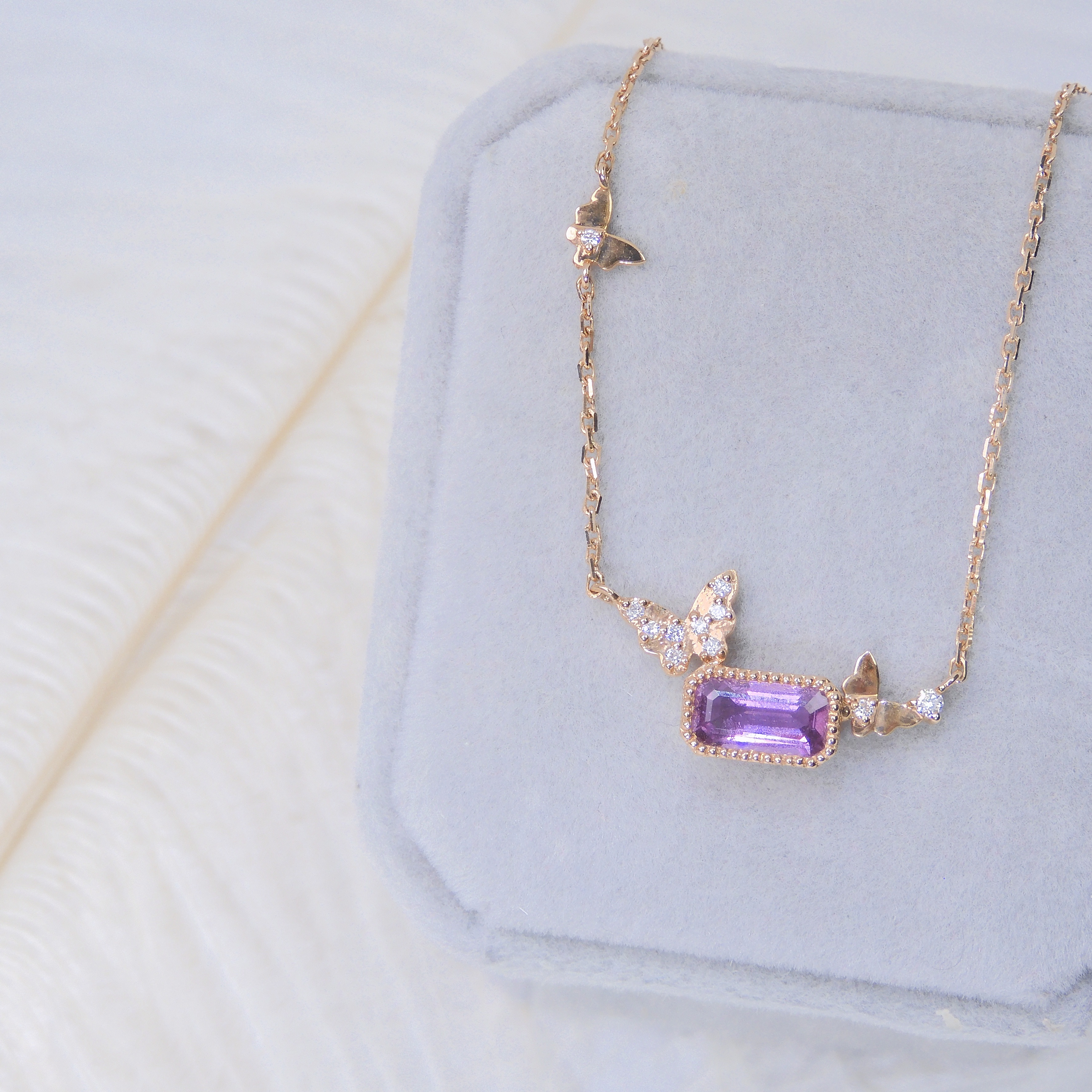 18K金 0.94ct 紫色藍寶石項鏈 (配國際證書)