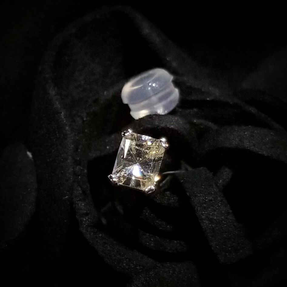 全新18K白金【單粒33份方形鑽石】單耳環