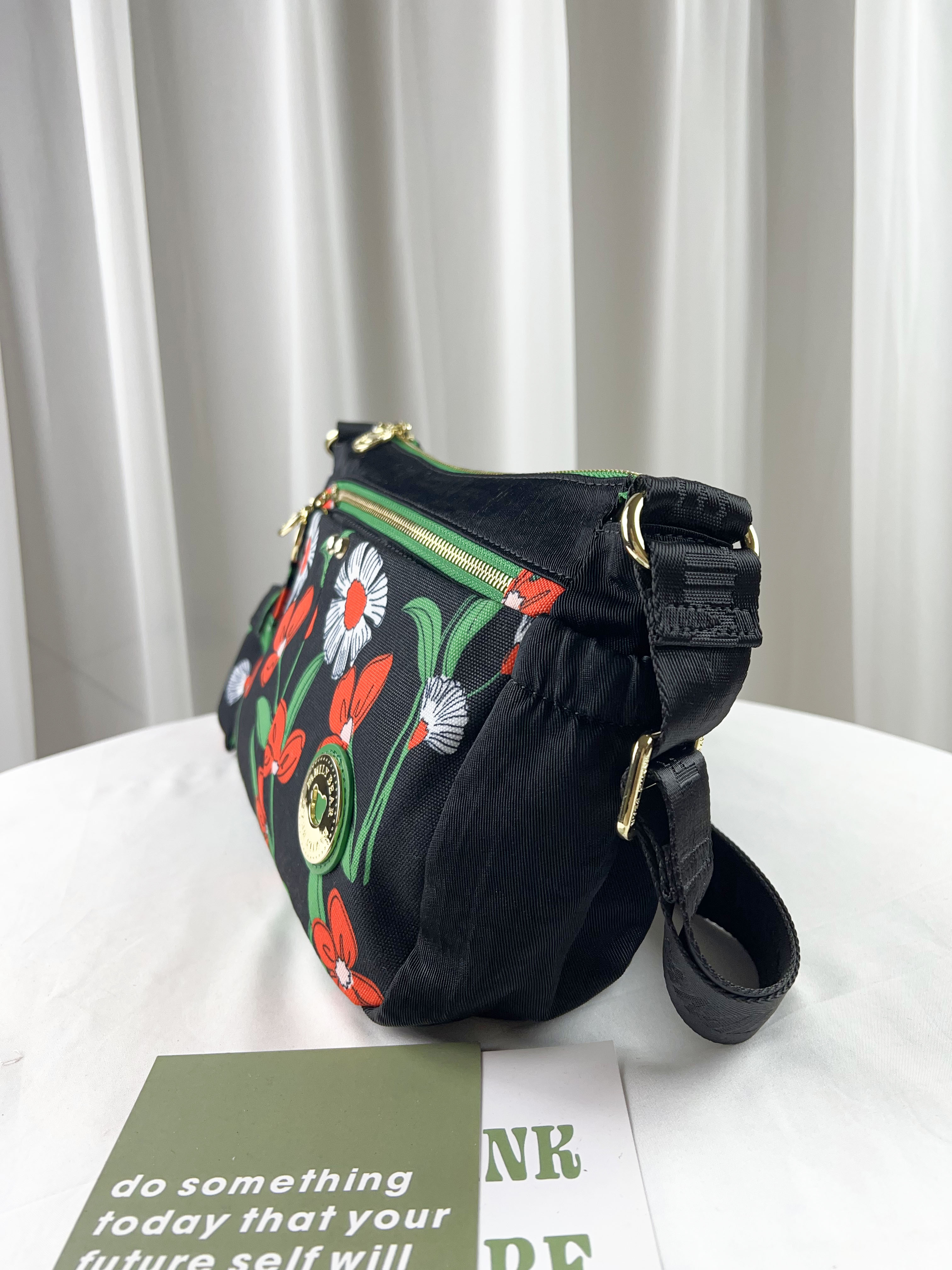 FamilyBear 黑橙花側背包 附酒精保護套+酒精瓶   #2806