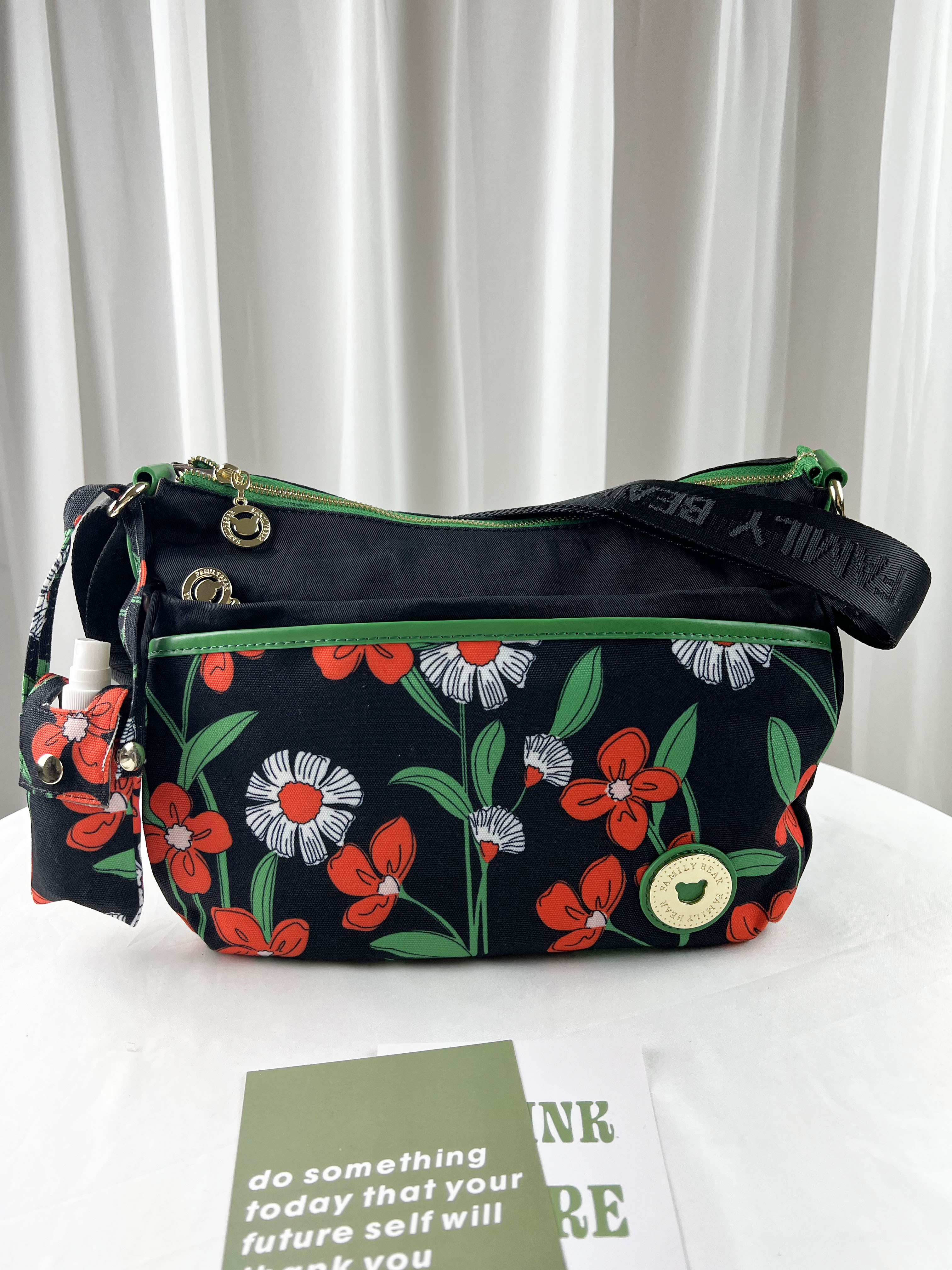 FamilyBear 黑橙花側背包 附酒精保護套+酒精瓶 #2638