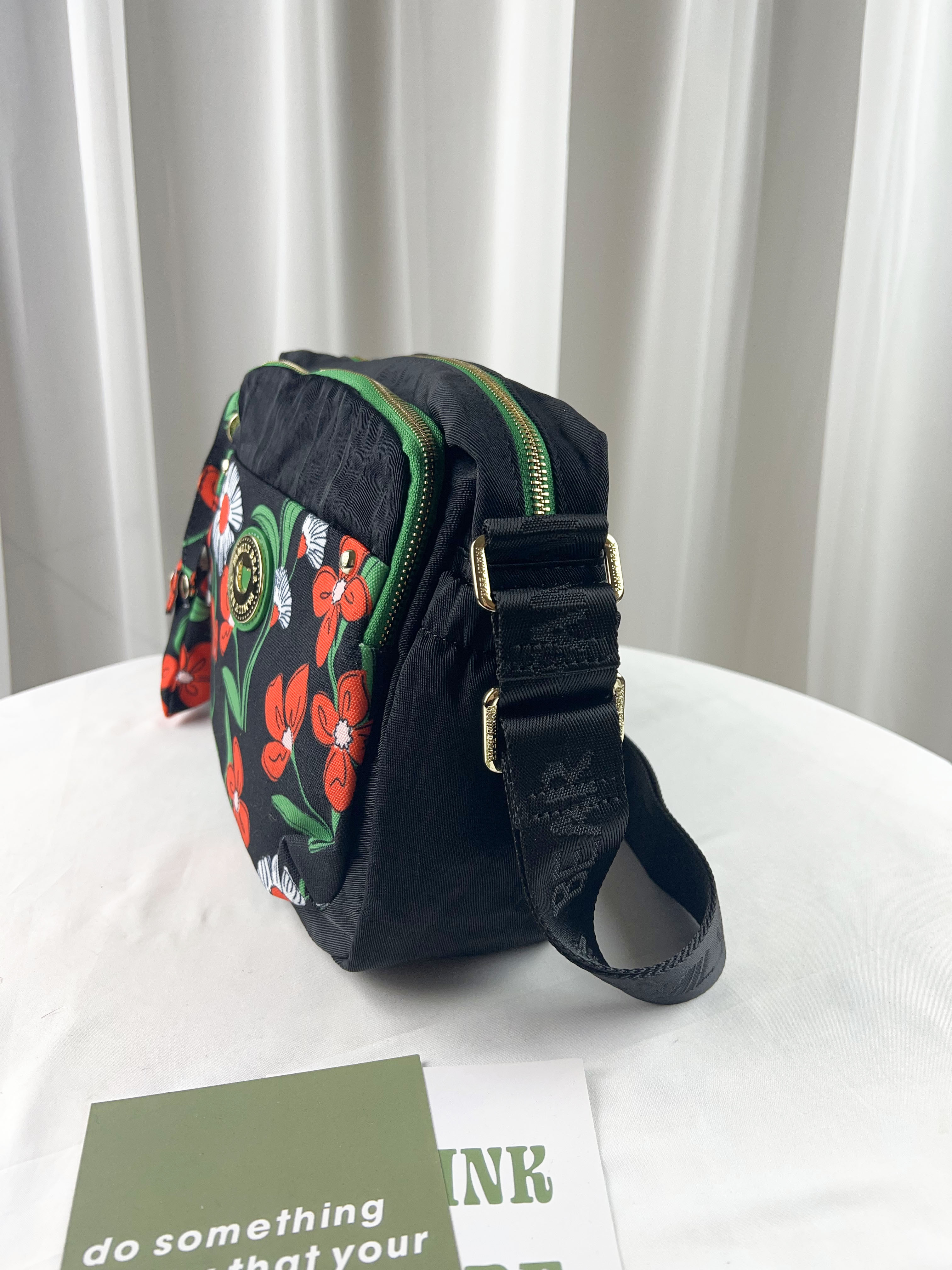 FamilyBear 黑橙花側背包 附酒精保護套+酒精瓶   #2804