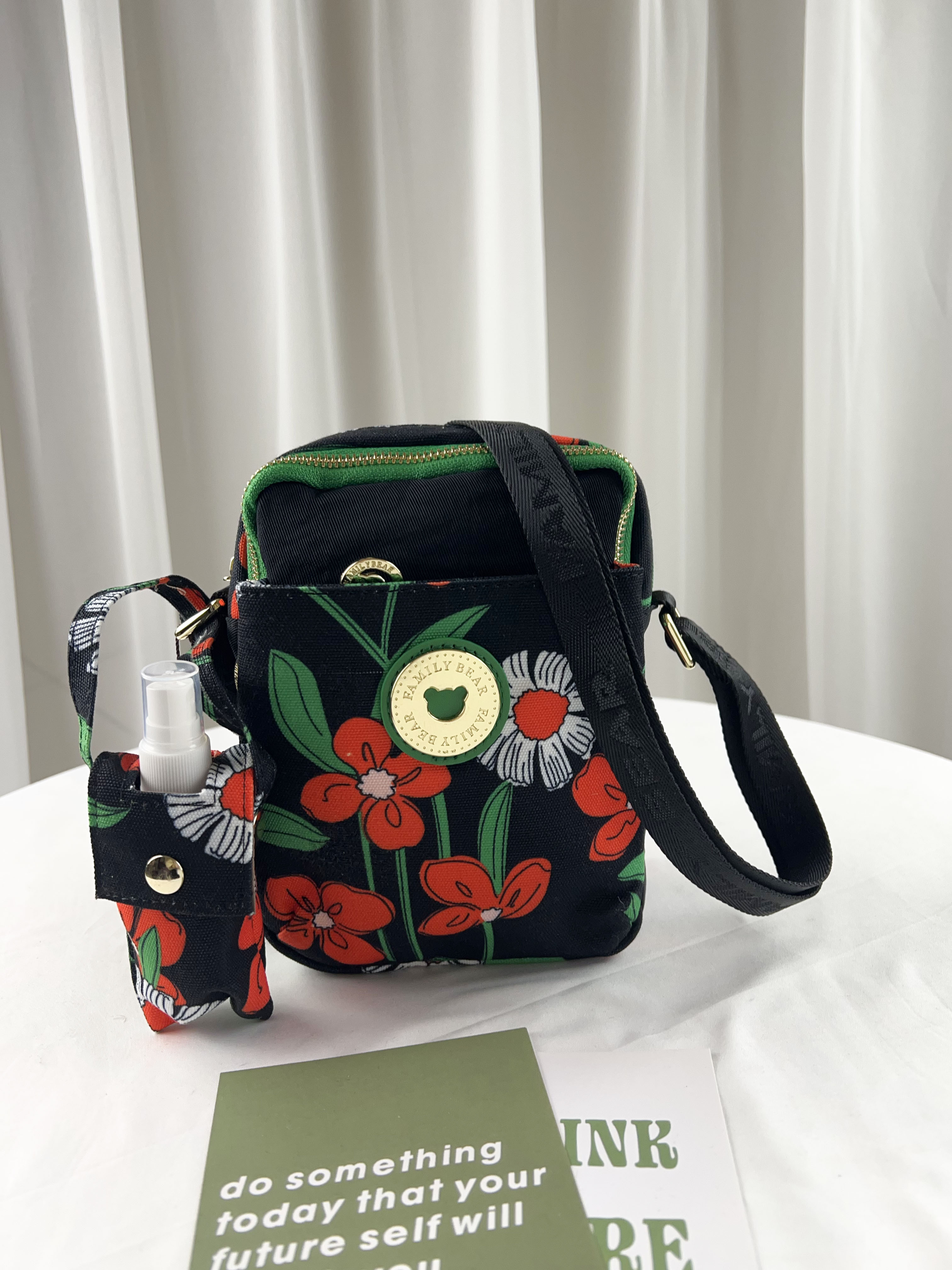 FamilyBear 黑橙花側背包 附酒精保護套+酒精瓶 #2499