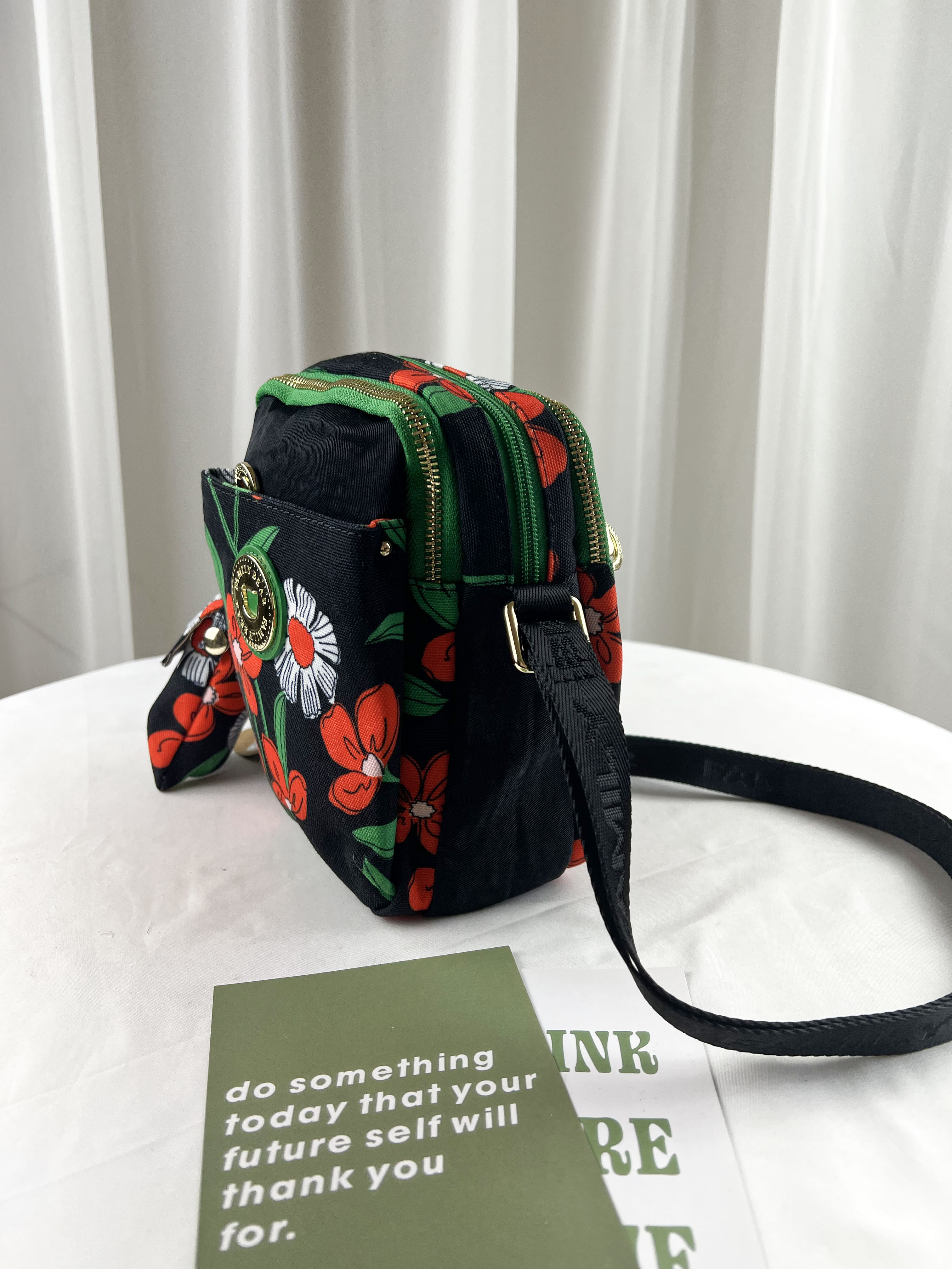 FamilyBear 黑橙花側背包 附酒精保護套+酒精瓶 #2499