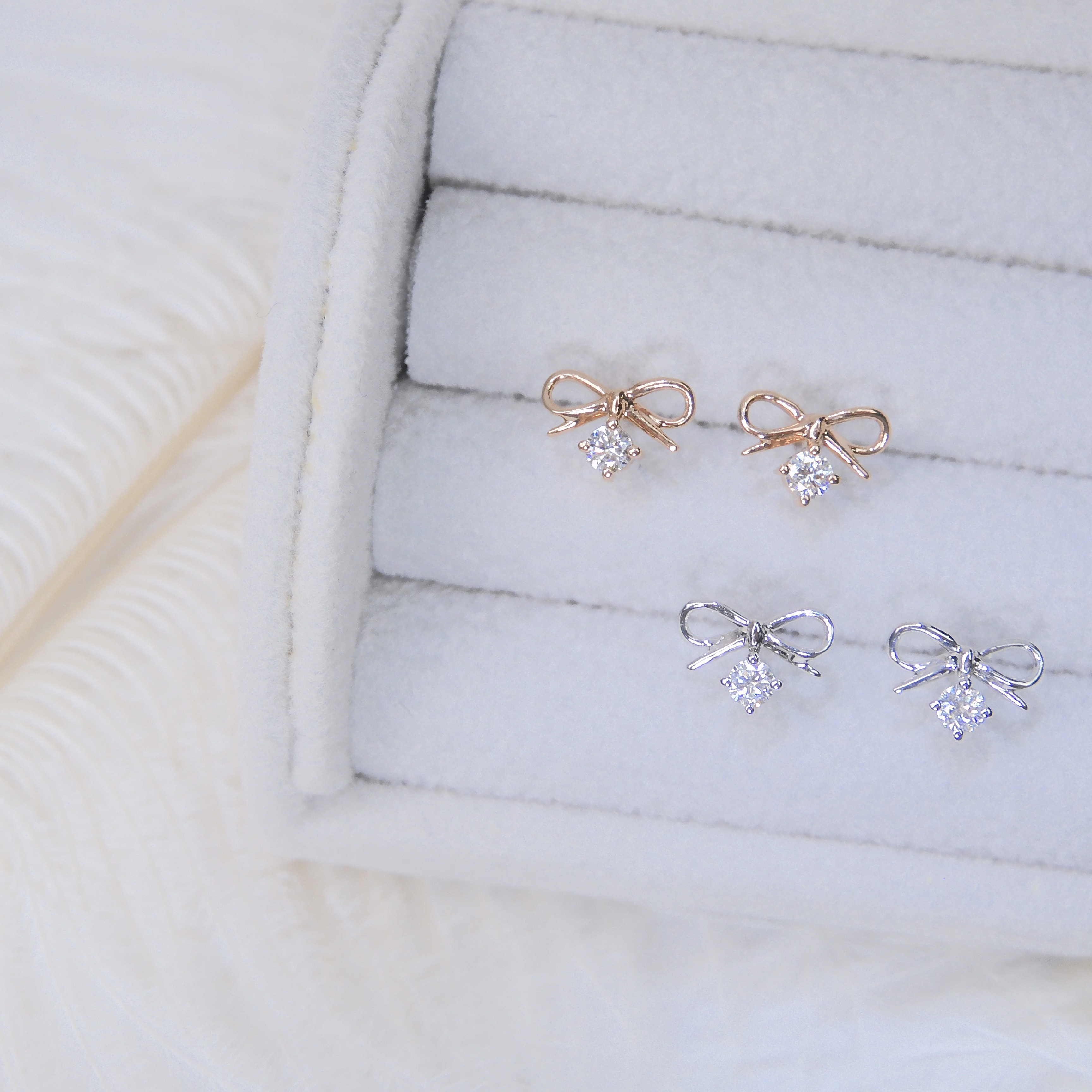 18K金 蝴蝶結鑽石耳釘
