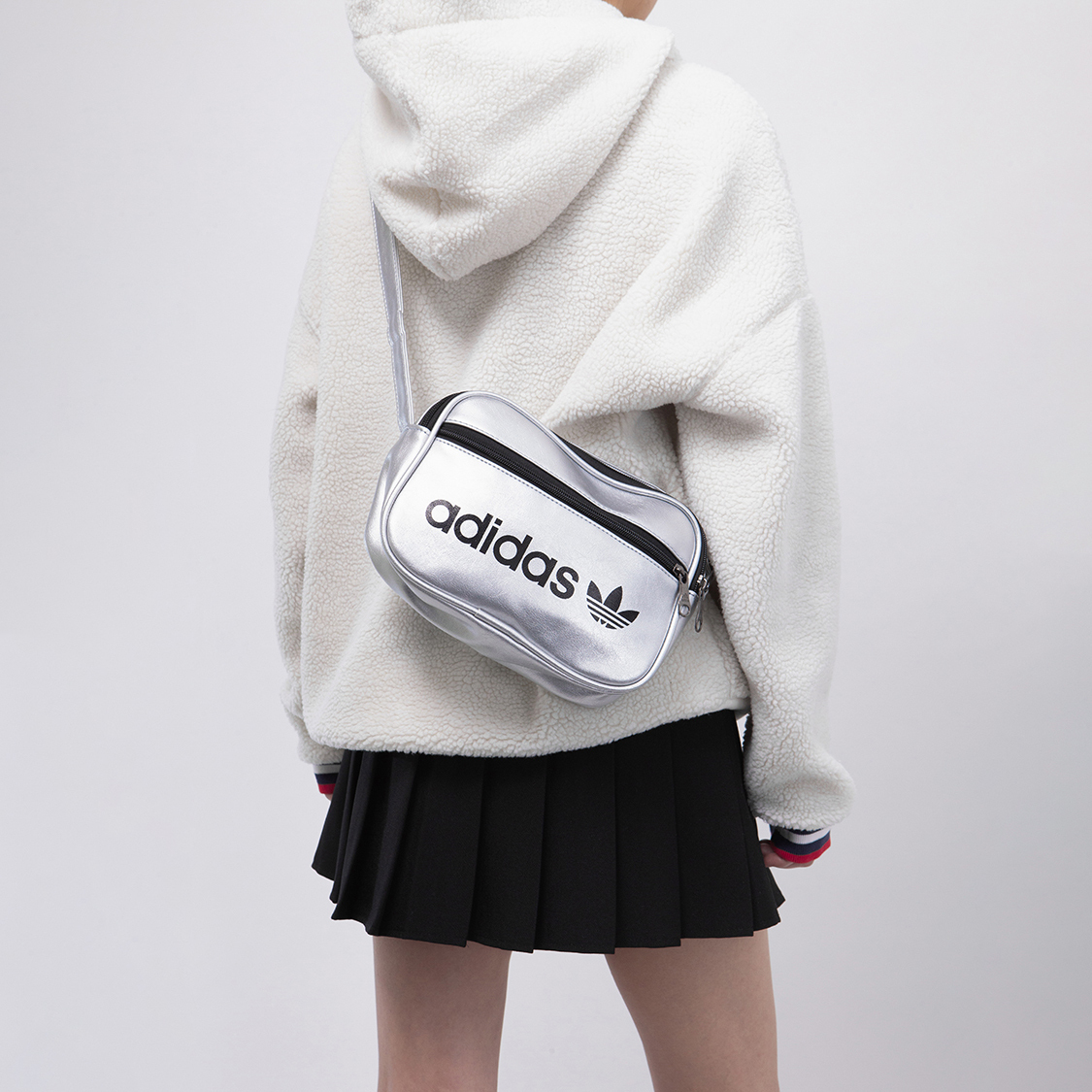 VINTAGE ADIDAS SMALL SHOULDER BAG